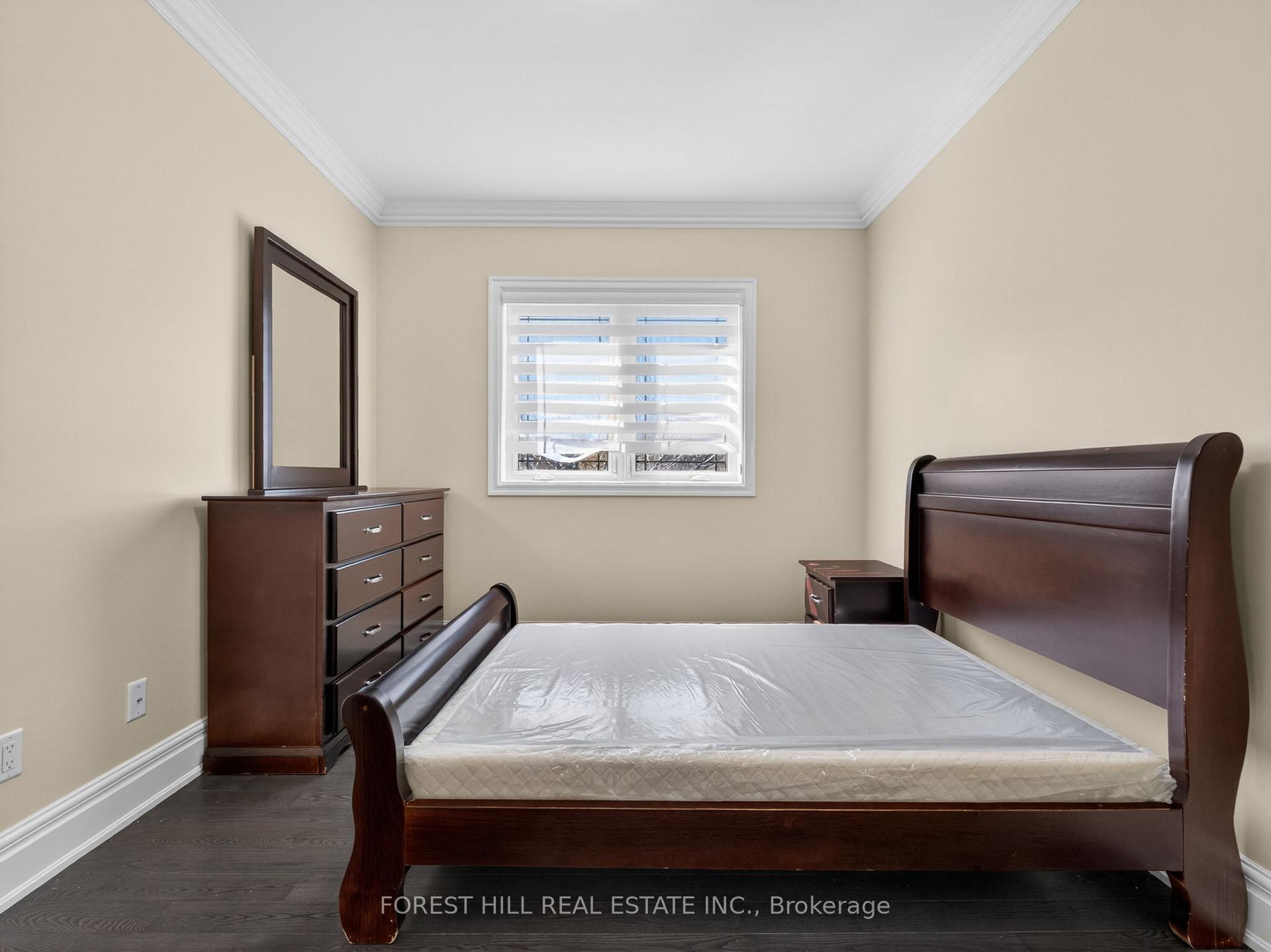 Photo 32 of 114 Regent Road, North York, Downsview-Roding-CFB — HOMEH