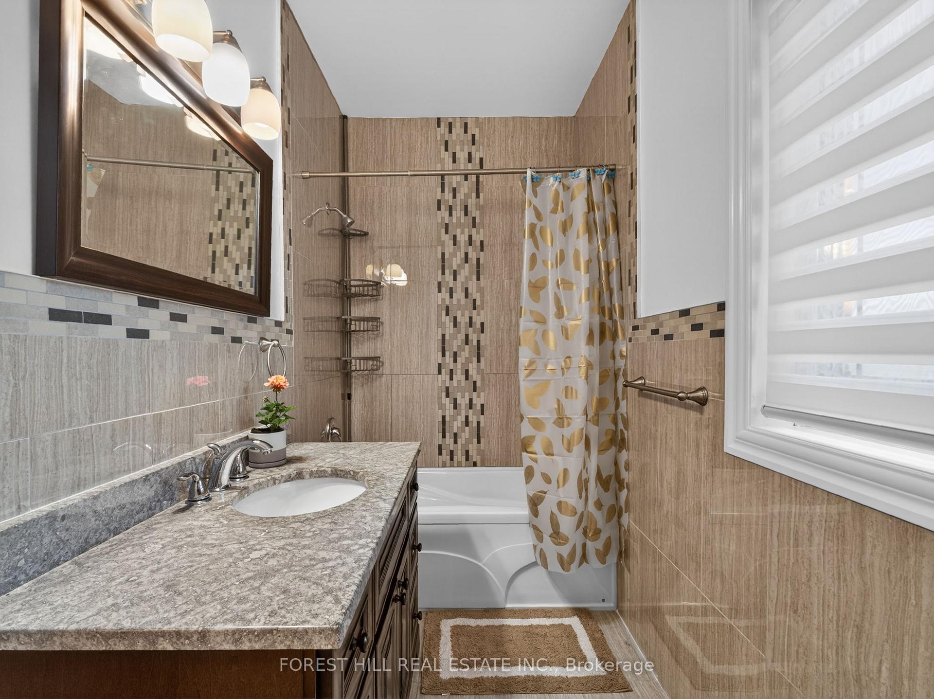 Photo 34 of 114 Regent Road, North York, Downsview-Roding-CFB — HOMEH