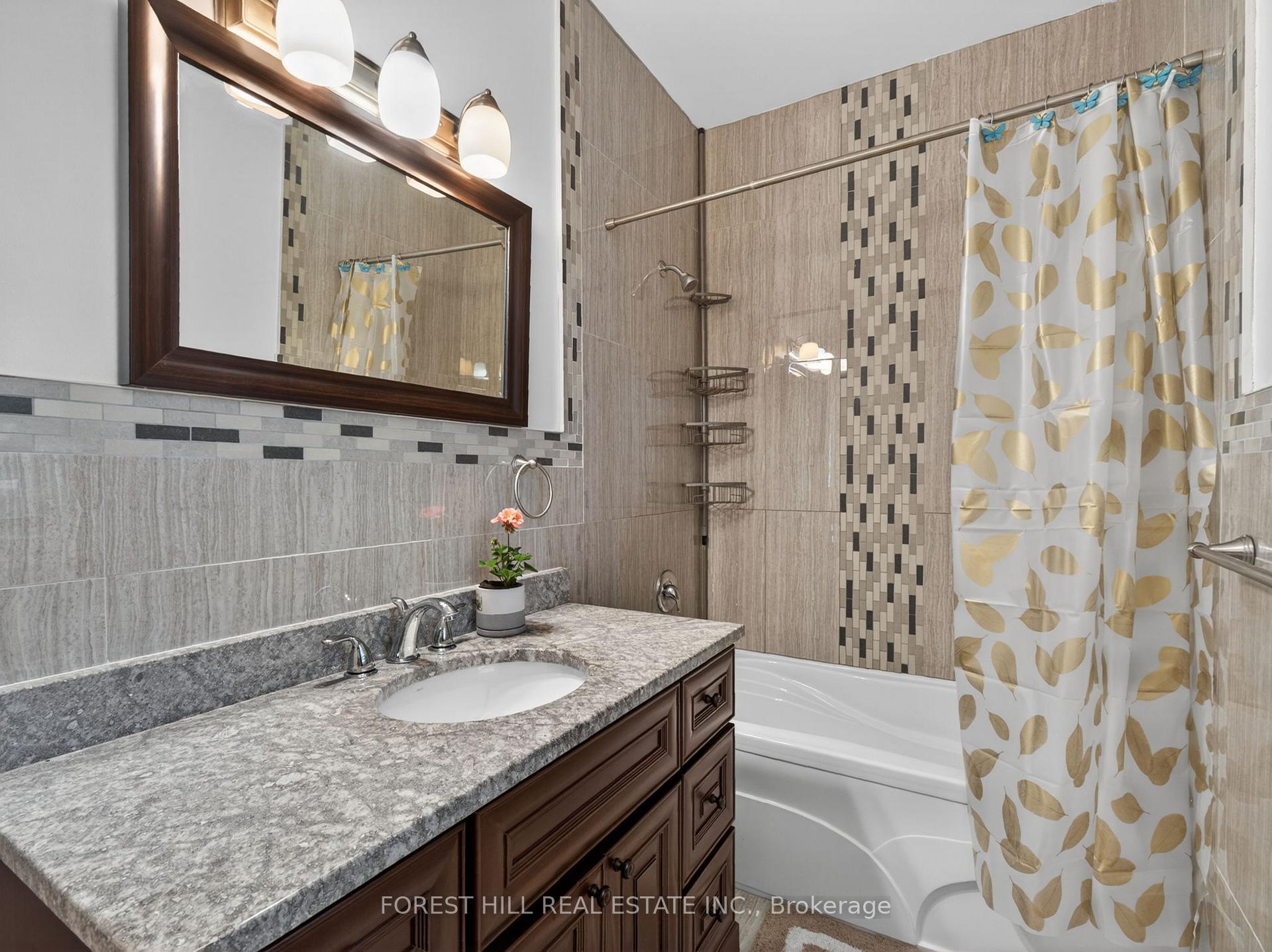 Photo 35 of 114 Regent Road, North York, Downsview-Roding-CFB — HOMEH