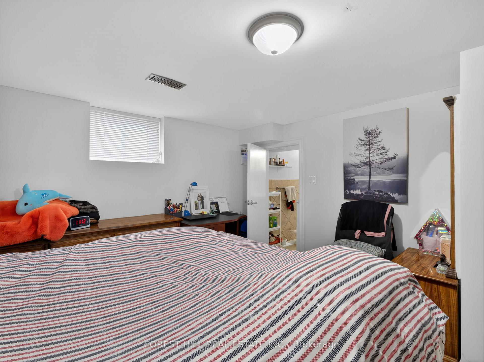Photo 37 of 114 Regent Road, North York, Downsview-Roding-CFB — HOMEH