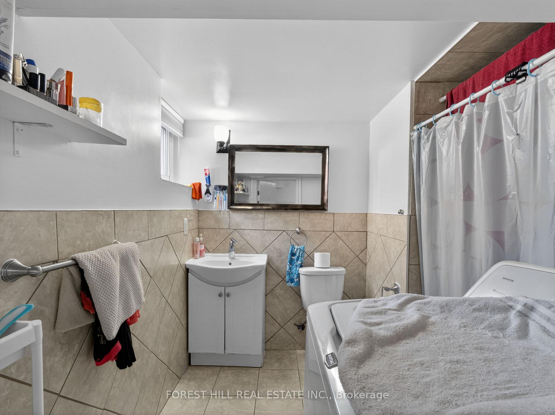 Photo 38 of 114 Regent Road, North York, Downsview-Roding-CFB — HOMEH