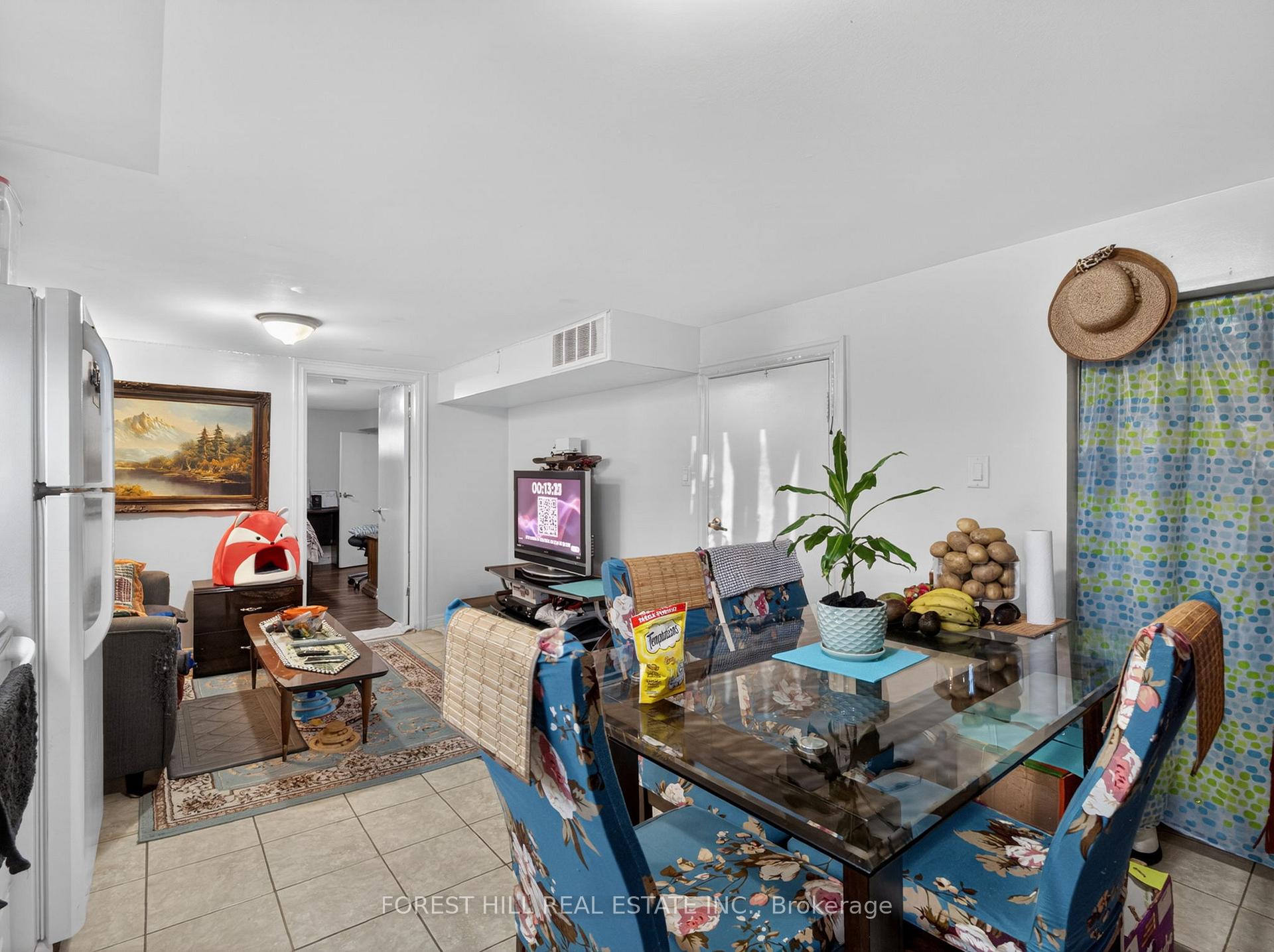 Photo 41 of 114 Regent Road, North York, Downsview-Roding-CFB — HOMEH