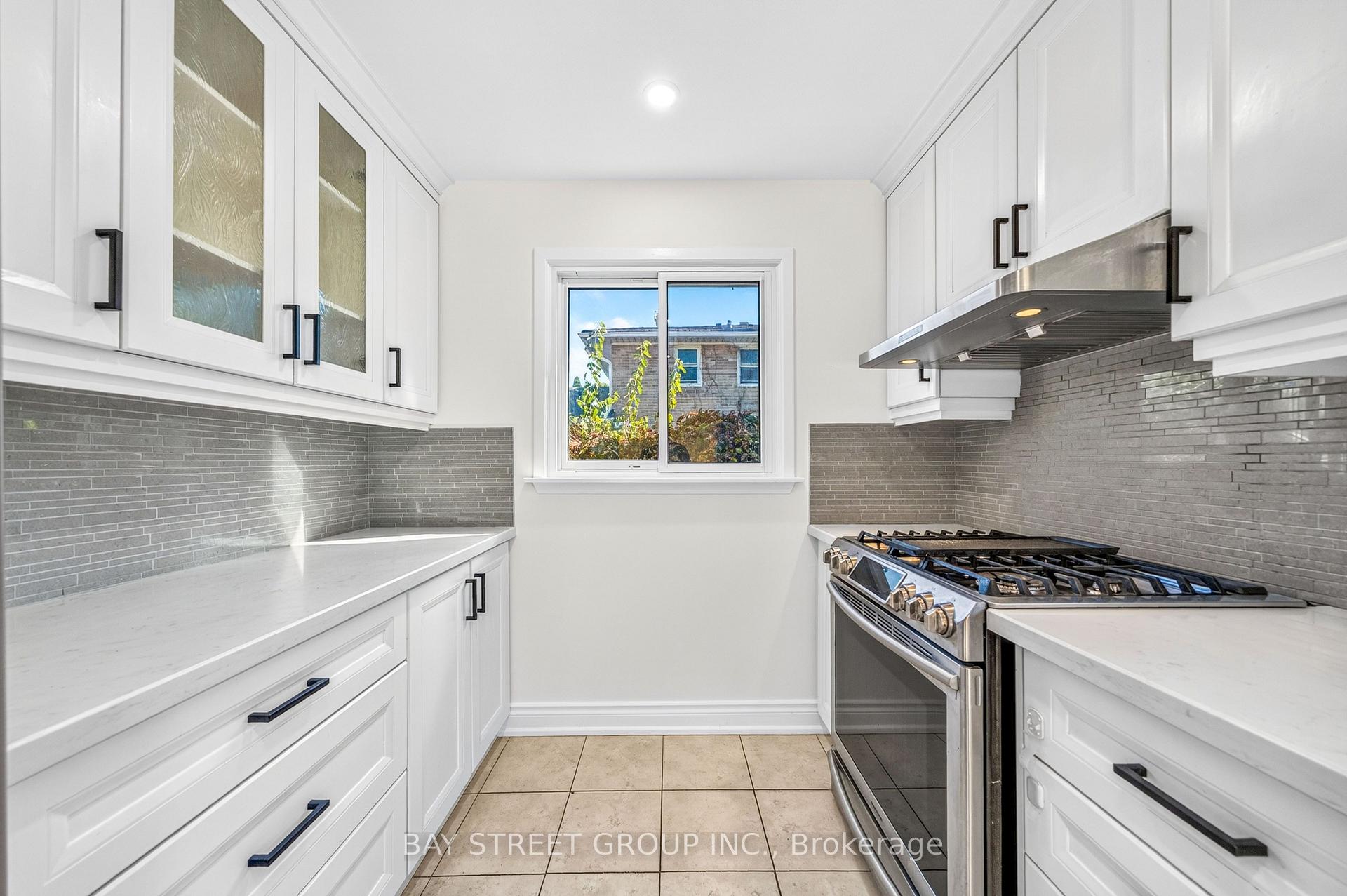 Photo 13 of 203 Cassandra Boulevard, North York, Parkwoods-Donalda — HOMEH