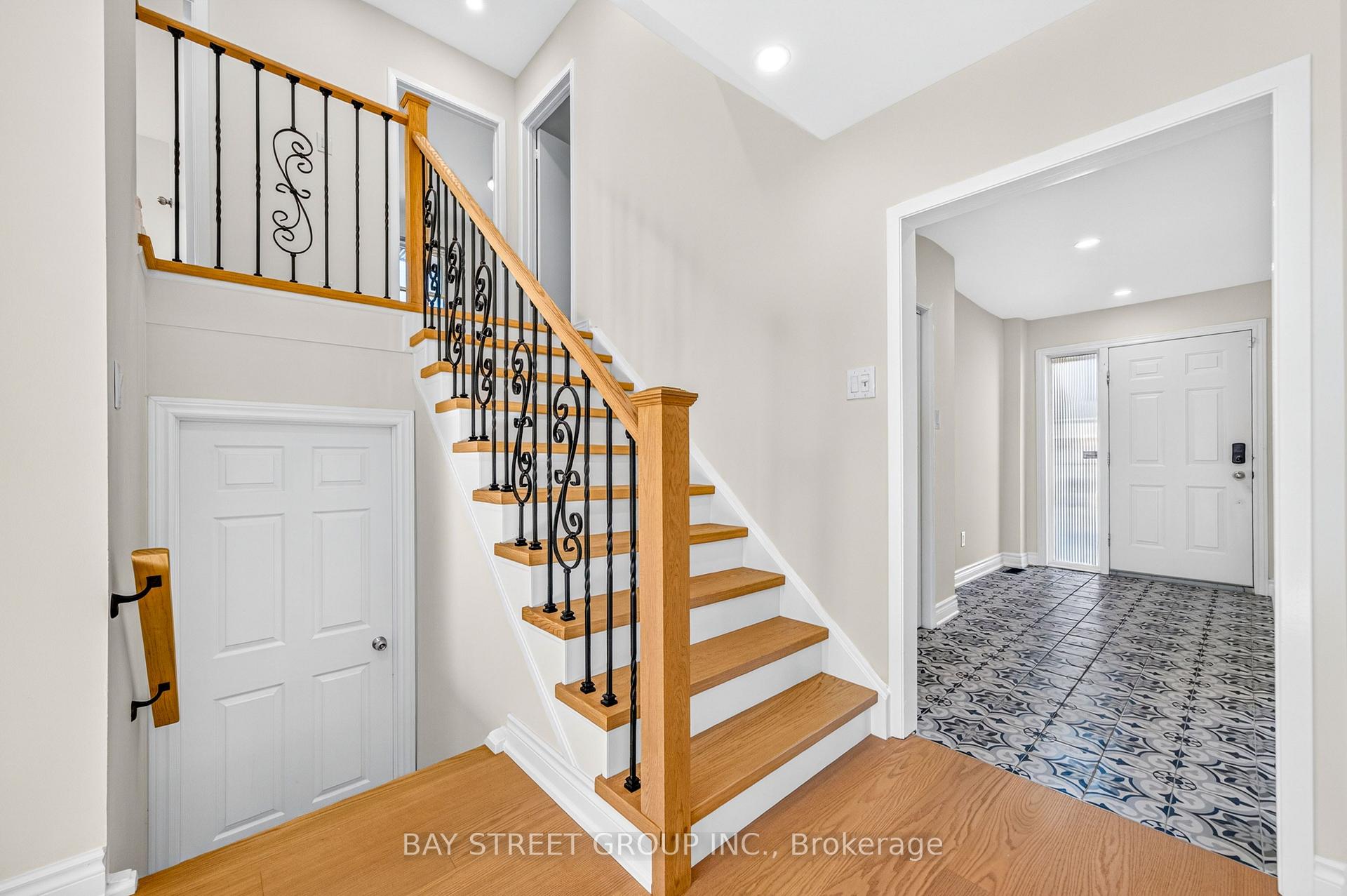 Photo 18 of 203 Cassandra Boulevard, North York, Parkwoods-Donalda — HOMEH