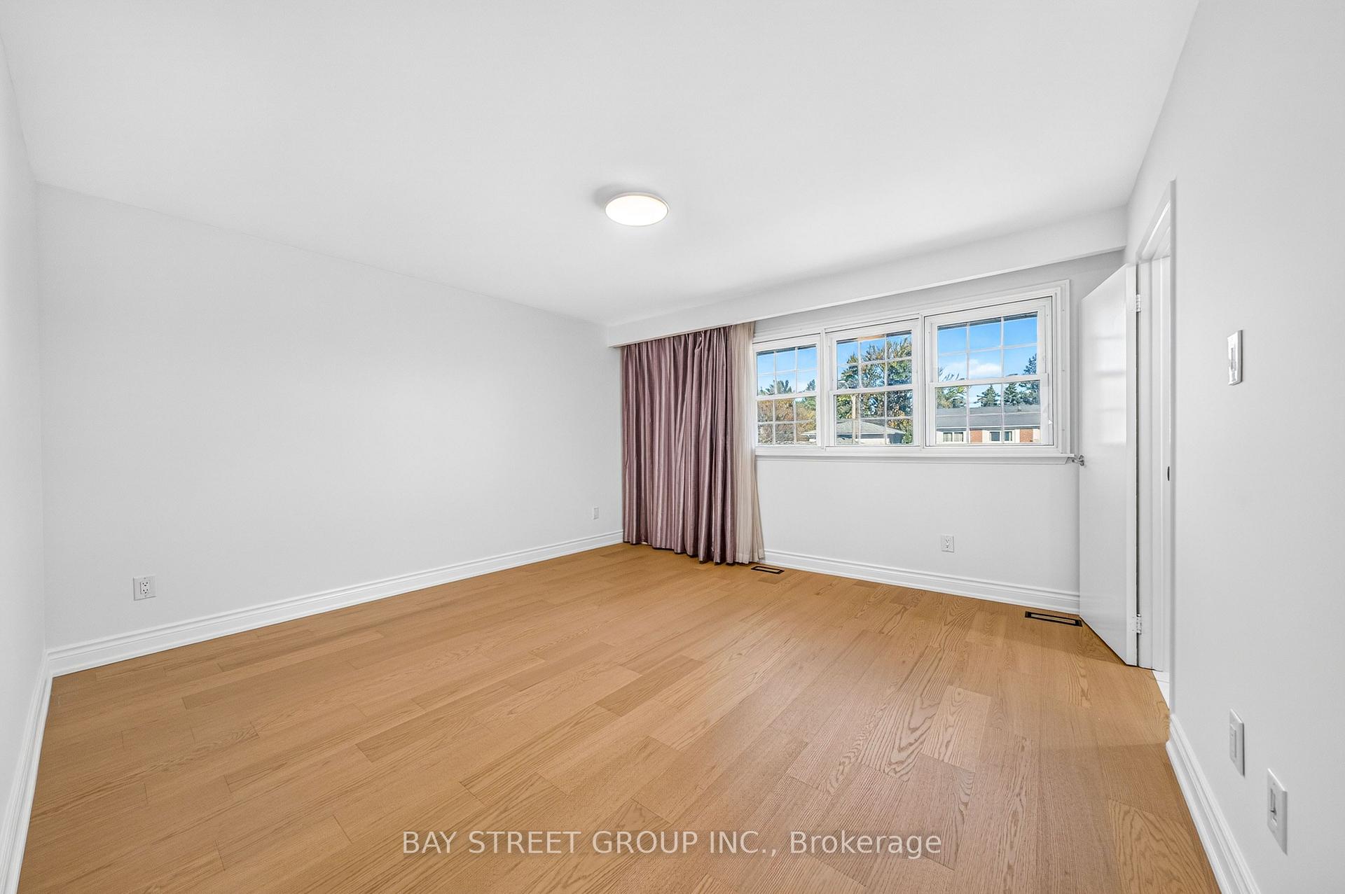 Photo 22 of 203 Cassandra Boulevard, North York, Parkwoods-Donalda — HOMEH
