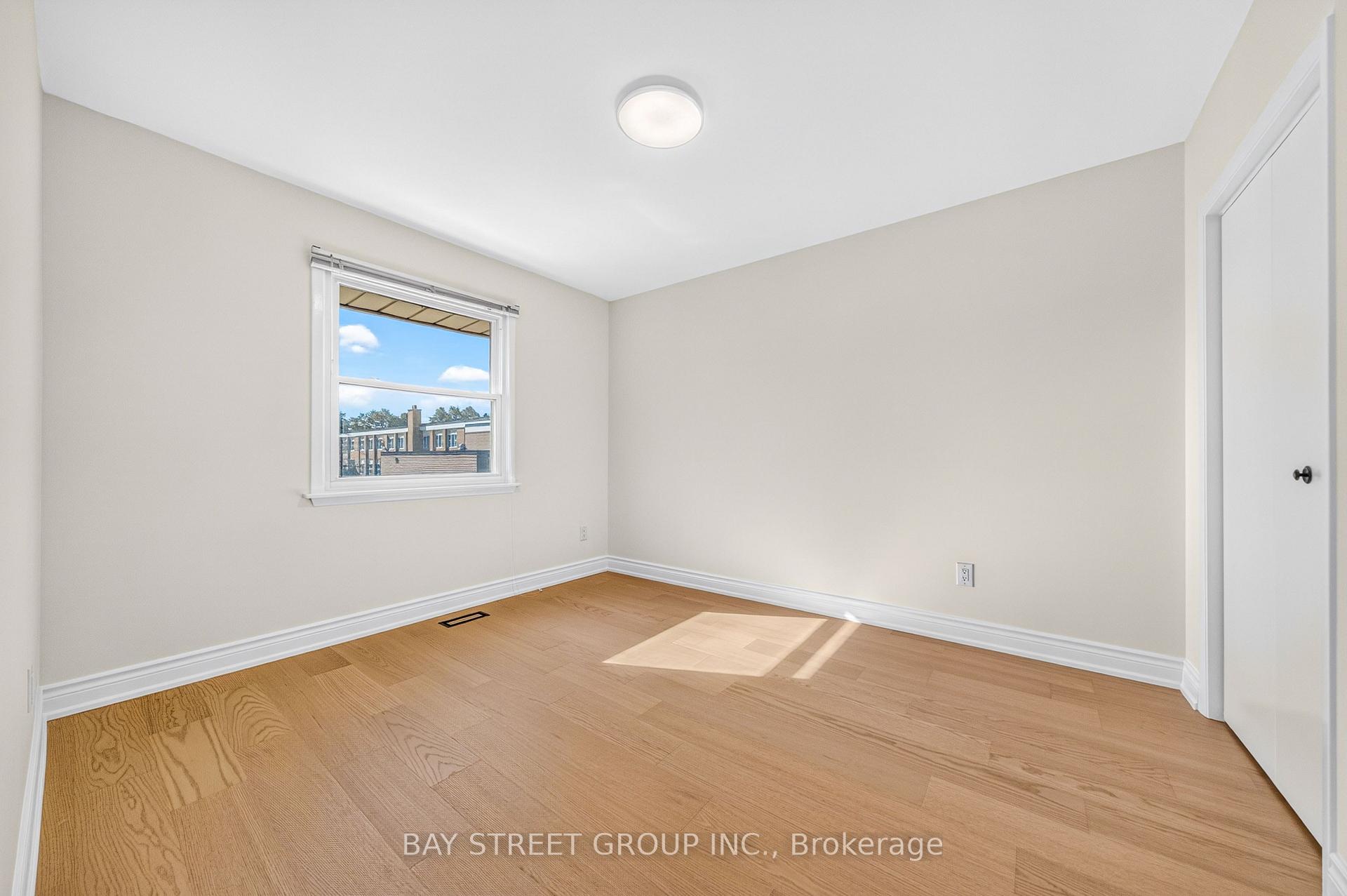 Photo 25 of 203 Cassandra Boulevard, North York, Parkwoods-Donalda — HOMEH