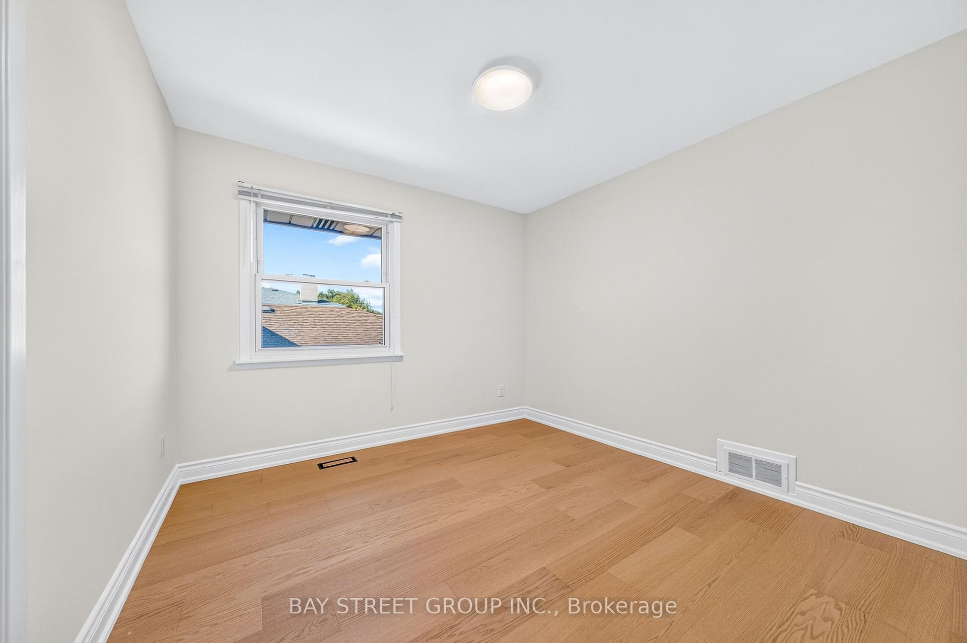 Photo 26 of 203 Cassandra Boulevard, North York, Parkwoods-Donalda — HOMEH