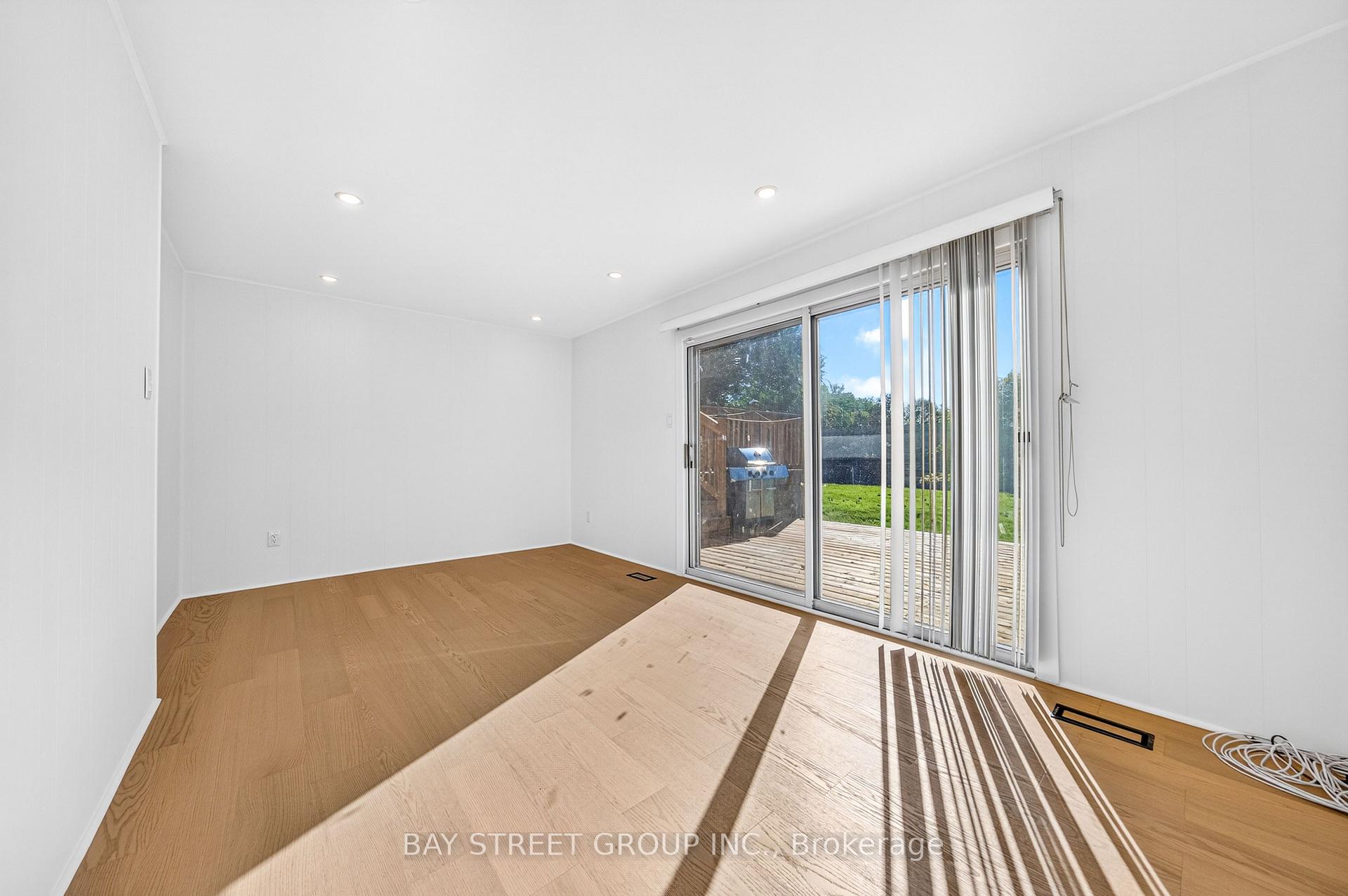 Photo 29 of 203 Cassandra Boulevard, North York, Parkwoods-Donalda — HOMEH