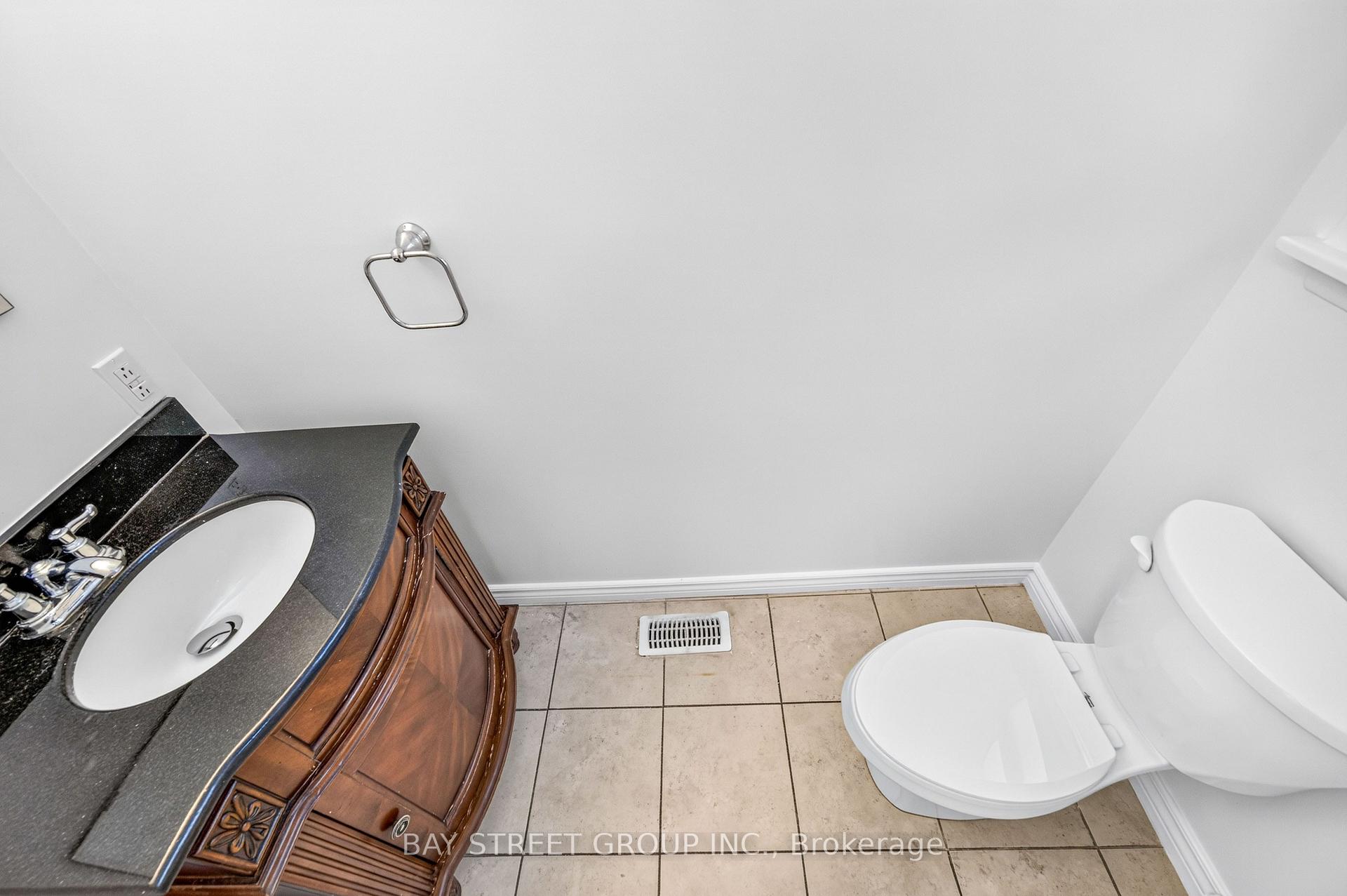 Photo 31 of 203 Cassandra Boulevard, North York, Parkwoods-Donalda — HOMEH