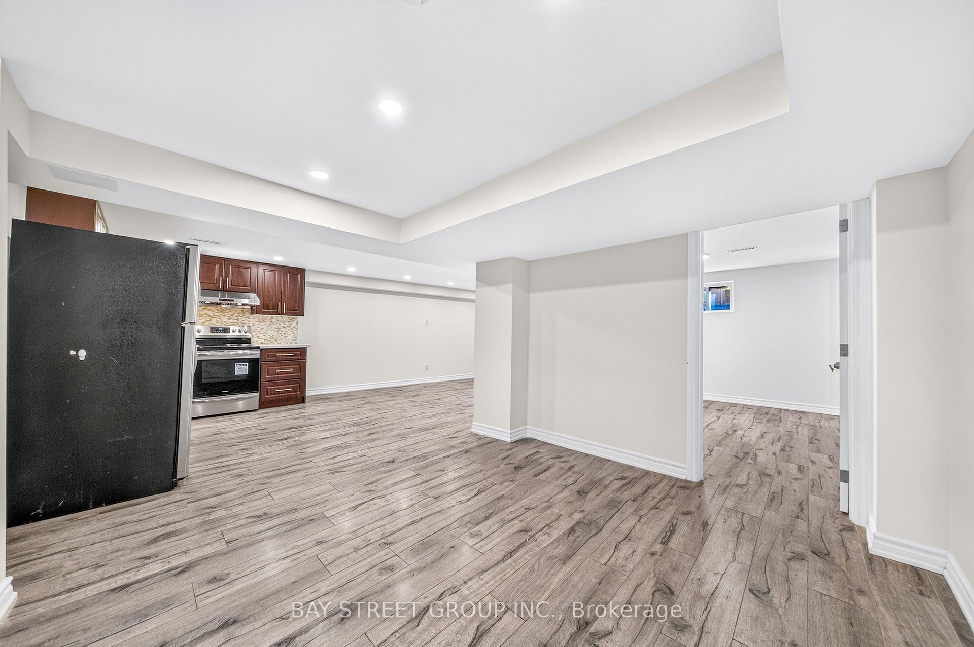 Photo 36 of 203 Cassandra Boulevard, North York, Parkwoods-Donalda — HOMEH