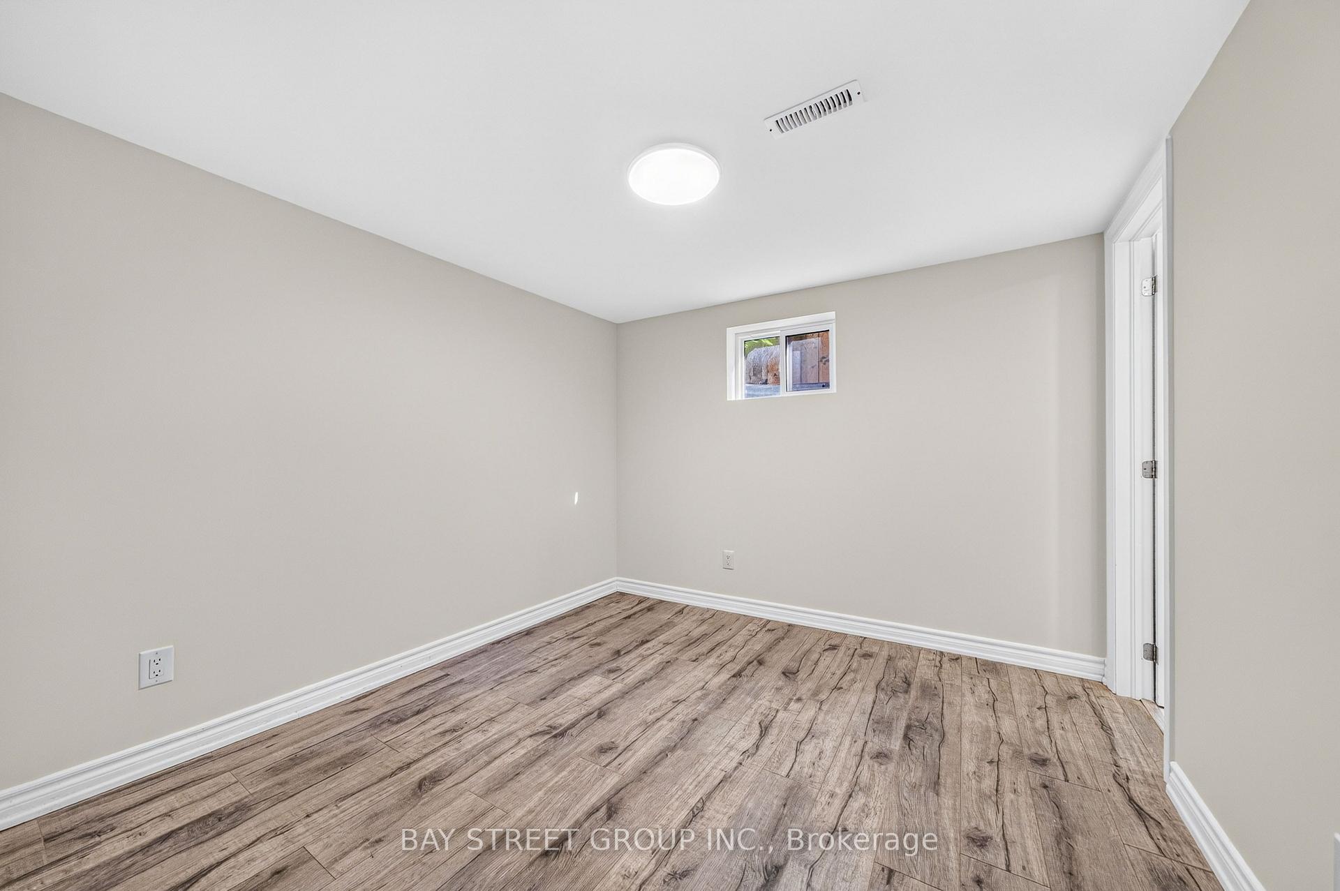 Photo 37 of 203 Cassandra Boulevard, North York, Parkwoods-Donalda — HOMEH