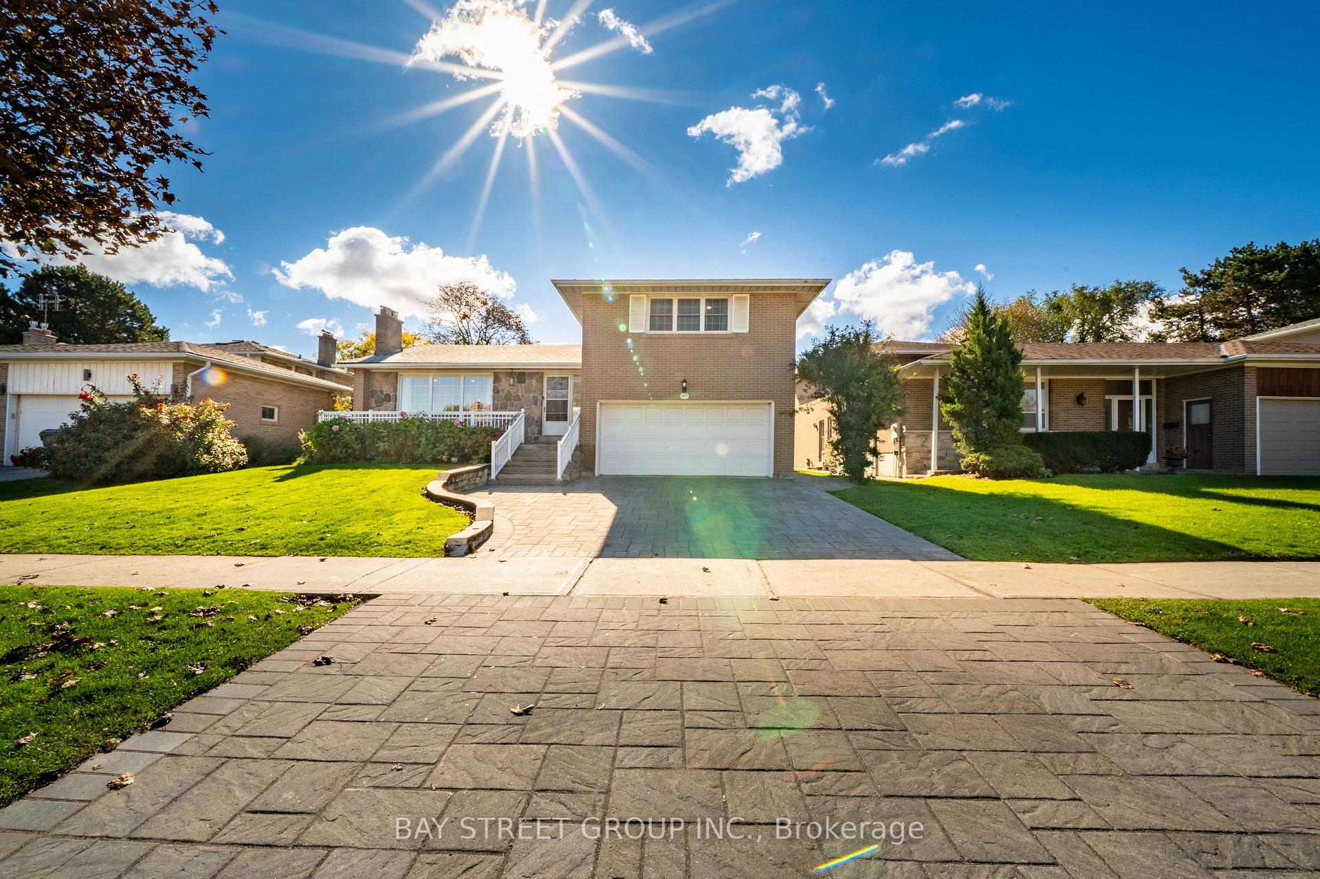 Photo 46 of 203 Cassandra Boulevard, North York, Parkwoods-Donalda — HOMEH