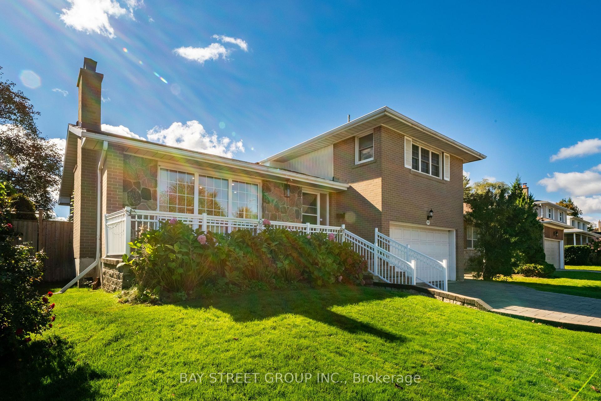 Photo 48 of 203 Cassandra Boulevard, North York, Parkwoods-Donalda — HOMEH