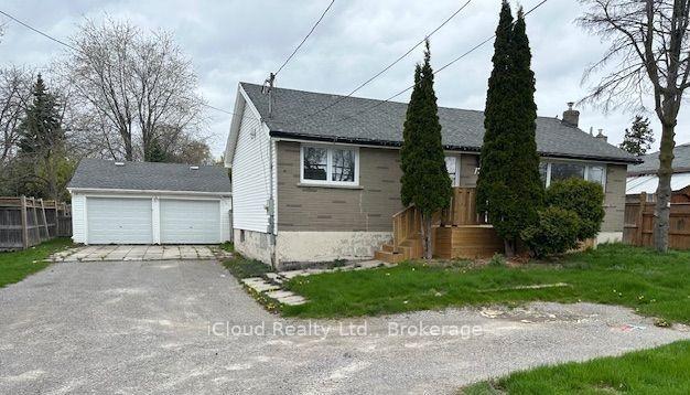 Photo 2 of 72 Thickson Road N, Whitby, Blue Grass Meadows — HOMEH
