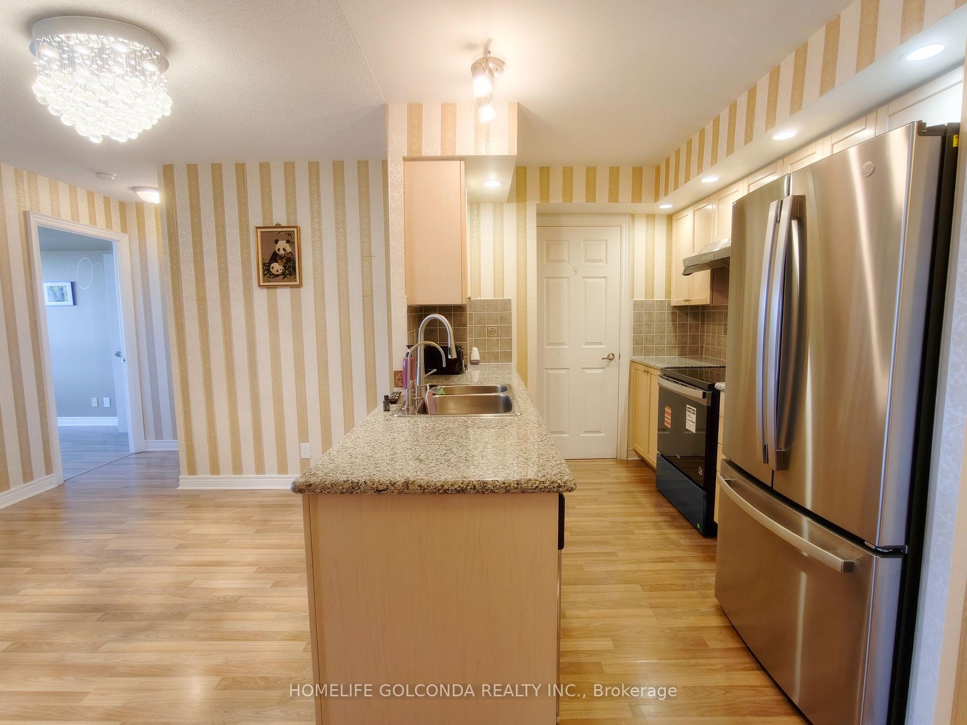 Photo of Unit 720, 33 Cox Boulevard