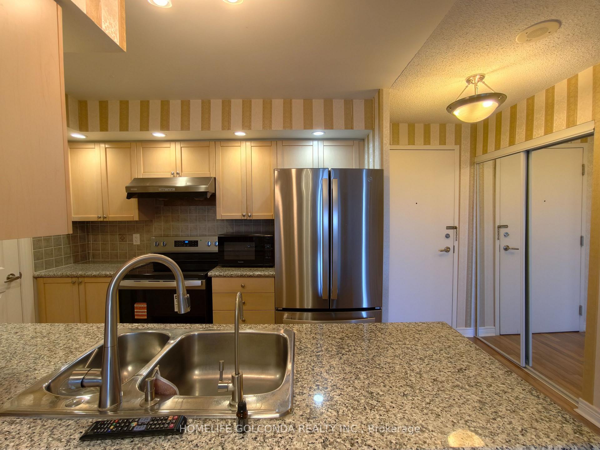 Photo 2 of Unit 720, 33 Cox Boulevard, Markham, Unionville — HOMEH
