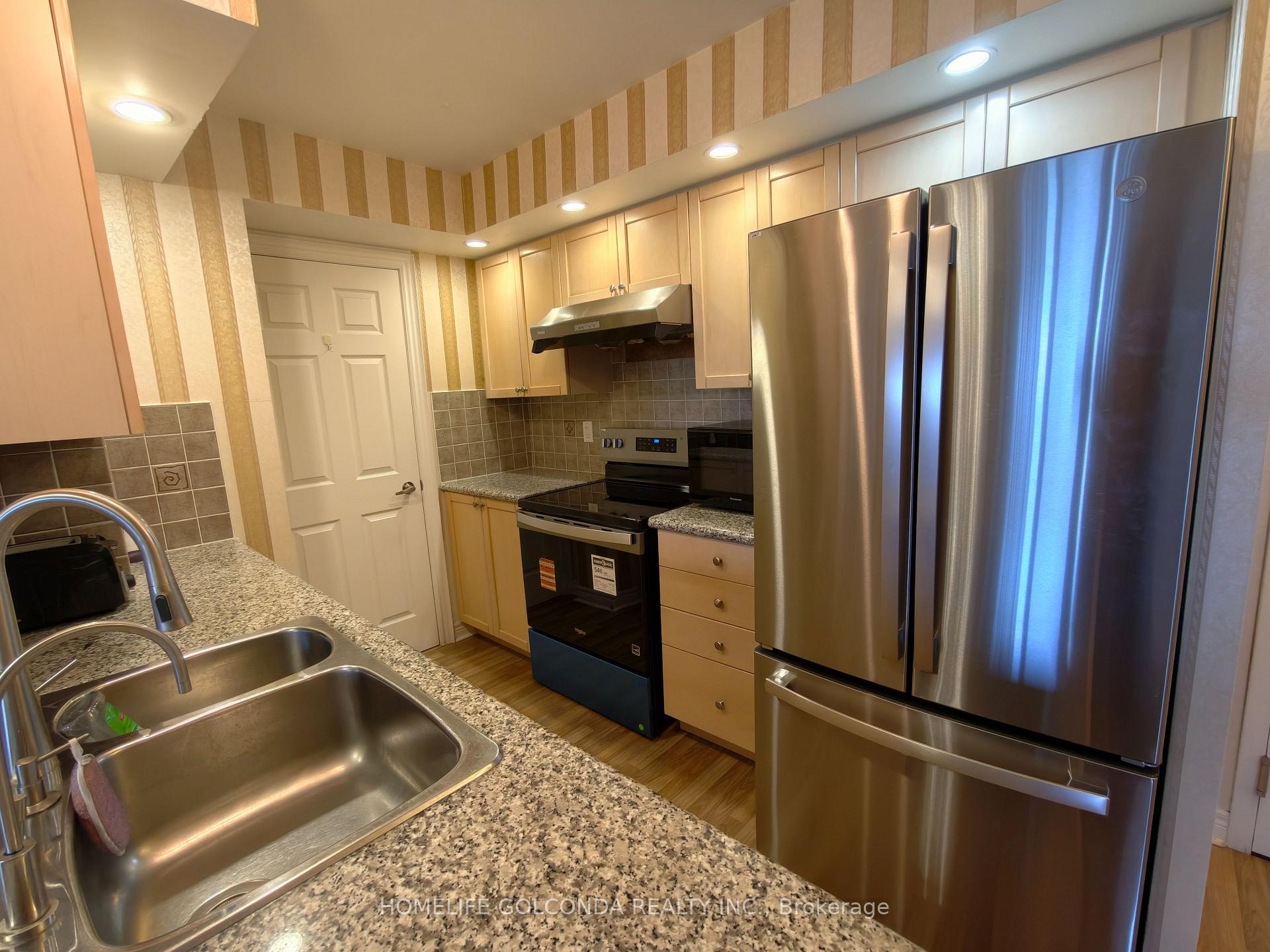 Photo 3 of Unit 720, 33 Cox Boulevard, Markham, Unionville — HOMEH