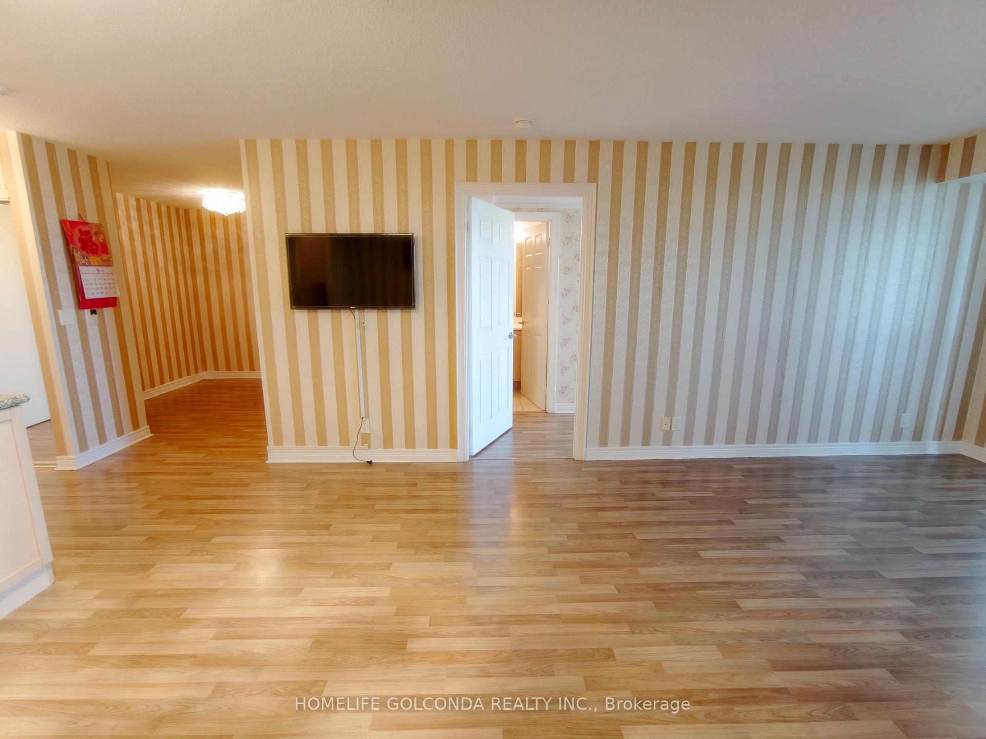 Photo 5 of Unit 720, 33 Cox Boulevard, Markham, Unionville — HOMEH