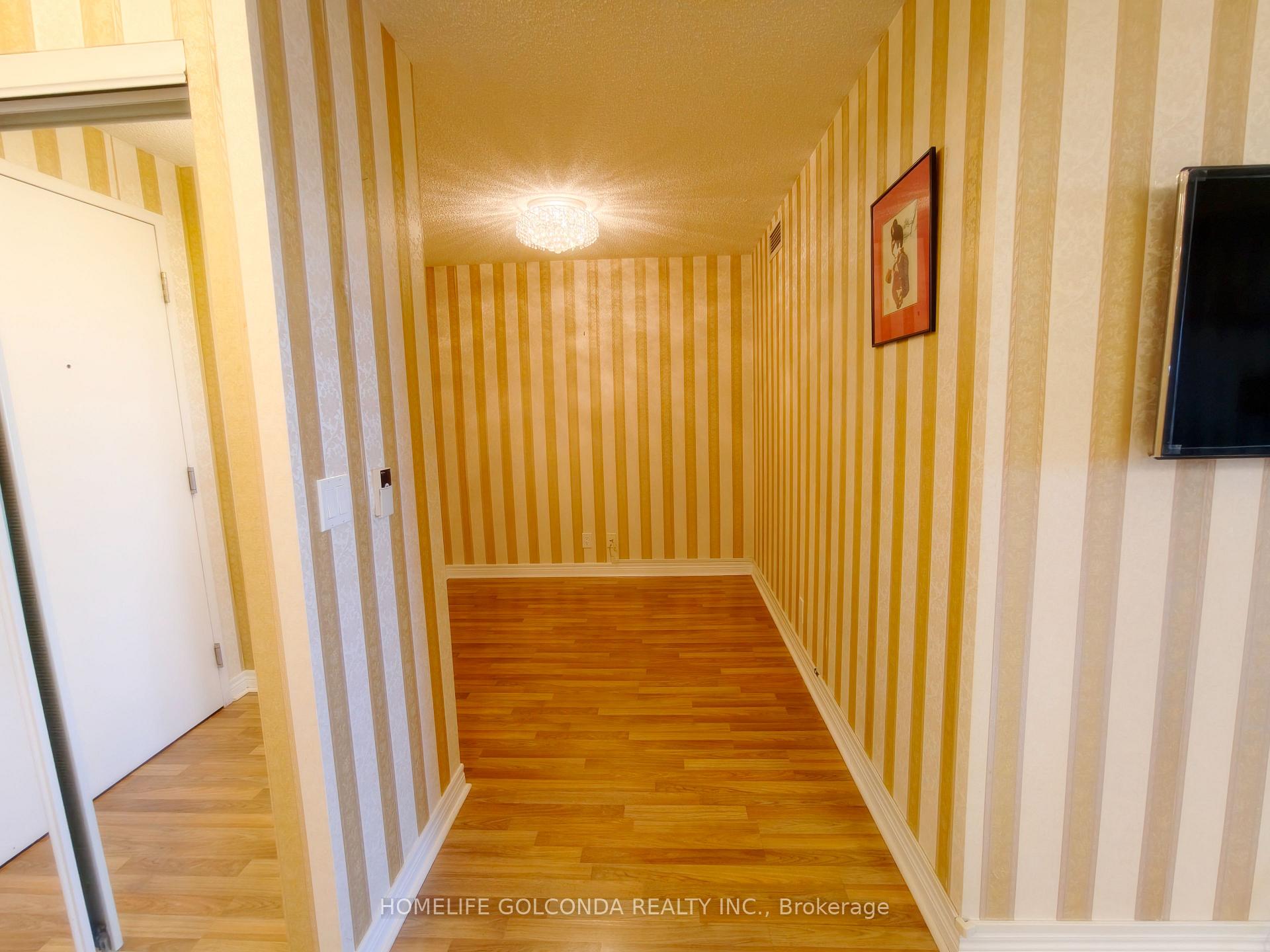 Photo 7 of Unit 720, 33 Cox Boulevard, Markham, Unionville — HOMEH