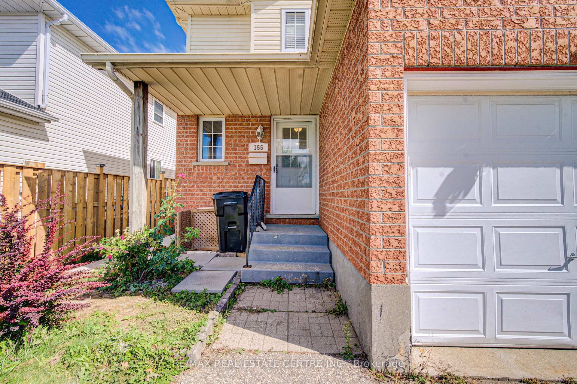 Photo 3 of 155 Highbrook Street, Kitchener, Laurentian Hills/Country Hills W — HOMEH