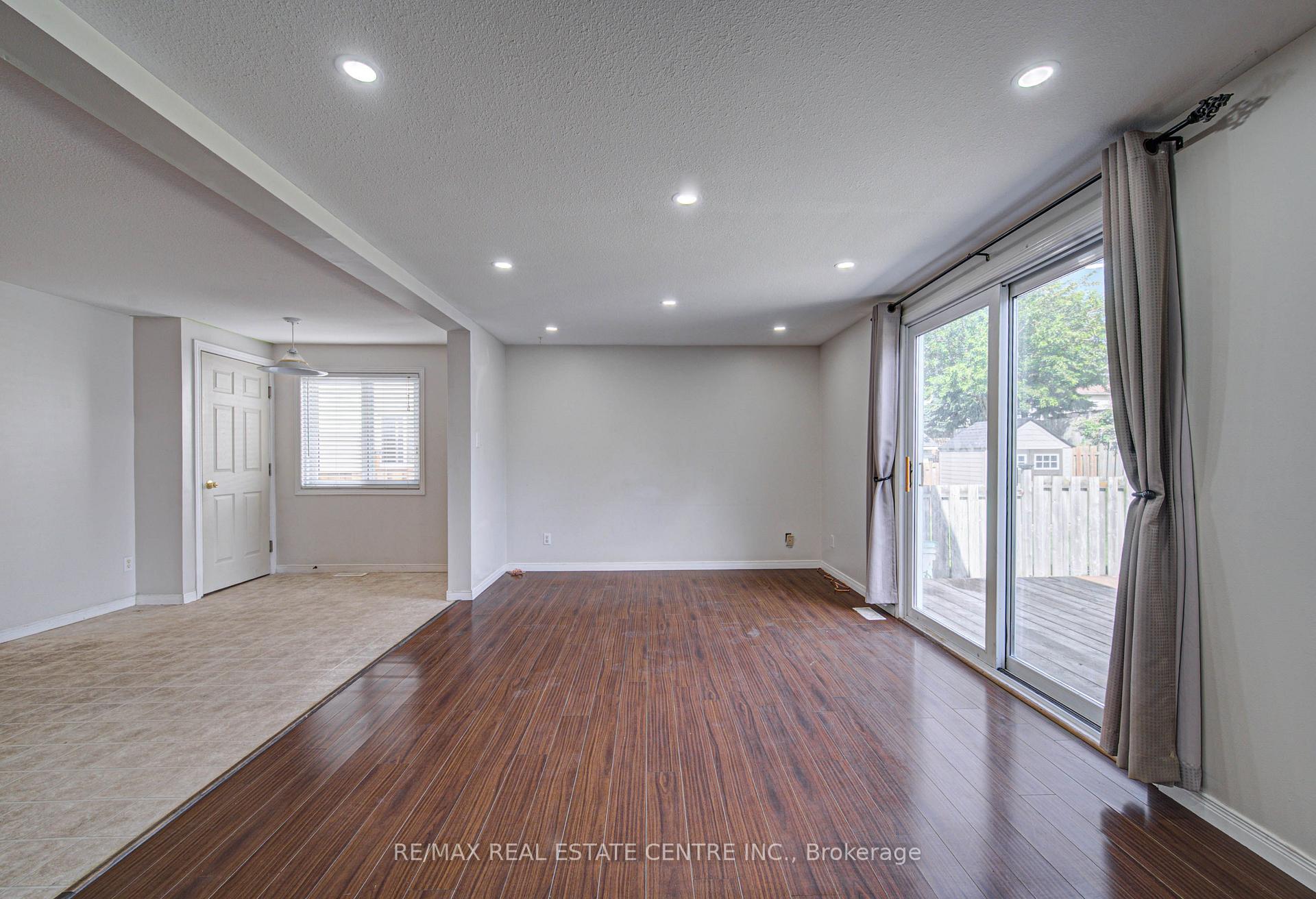 Photo 14 of 155 Highbrook Street, Kitchener, Laurentian Hills/Country Hills W — HOMEH