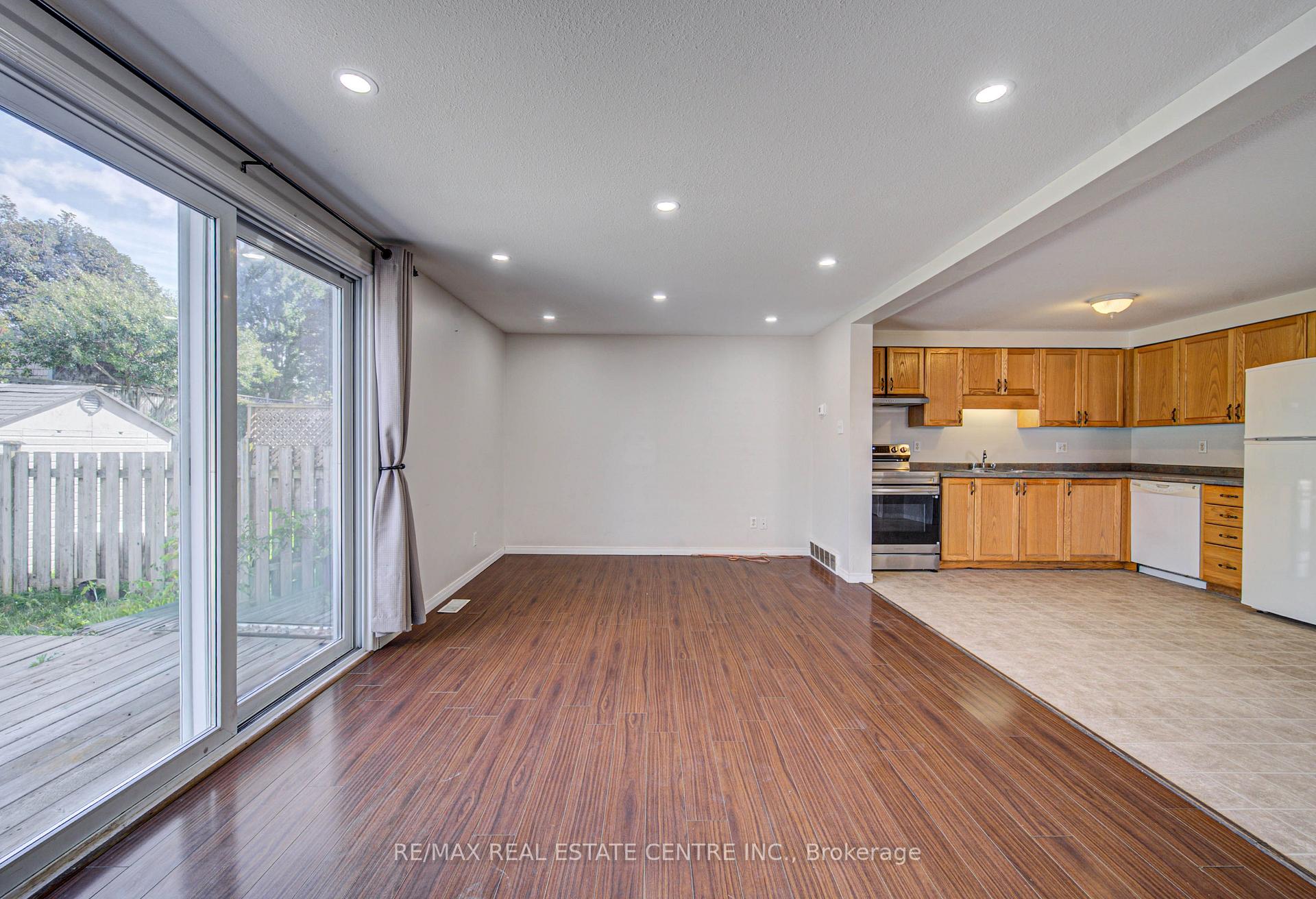 Photo 15 of 155 Highbrook Street, Kitchener, Laurentian Hills/Country Hills W — HOMEH