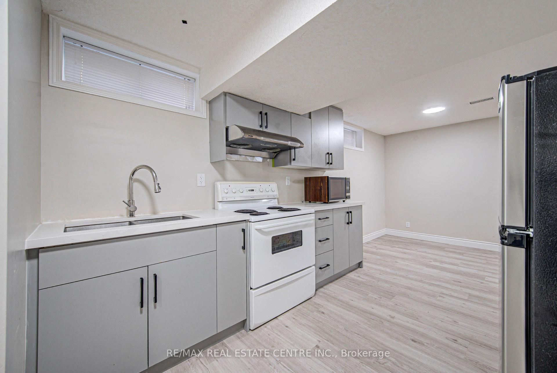 Photo 20 of 155 Highbrook Street, Kitchener, Laurentian Hills/Country Hills W — HOMEH
