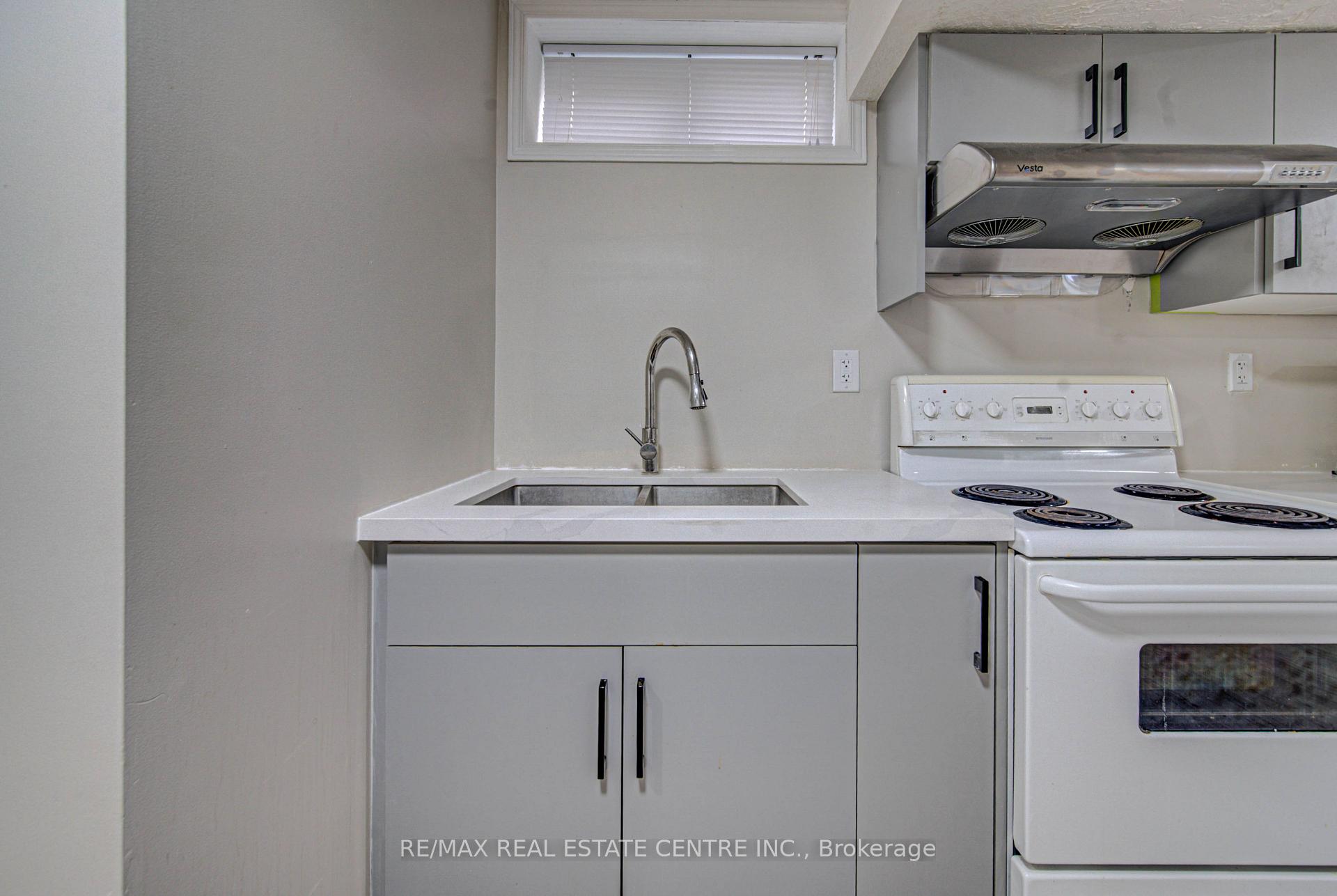 Photo 21 of 155 Highbrook Street, Kitchener, Laurentian Hills/Country Hills W — HOMEH