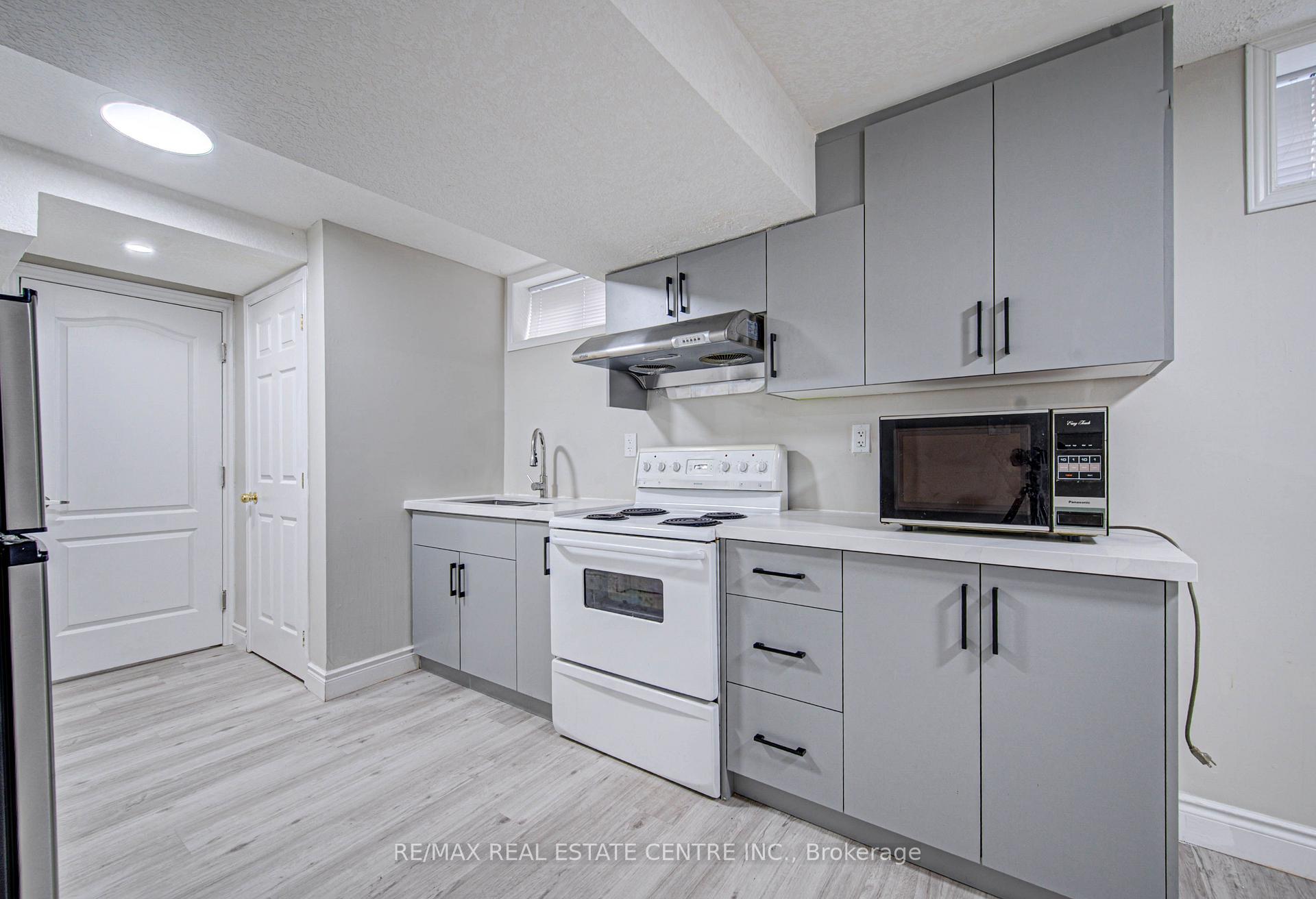Photo 23 of 155 Highbrook Street, Kitchener, Laurentian Hills/Country Hills W — HOMEH