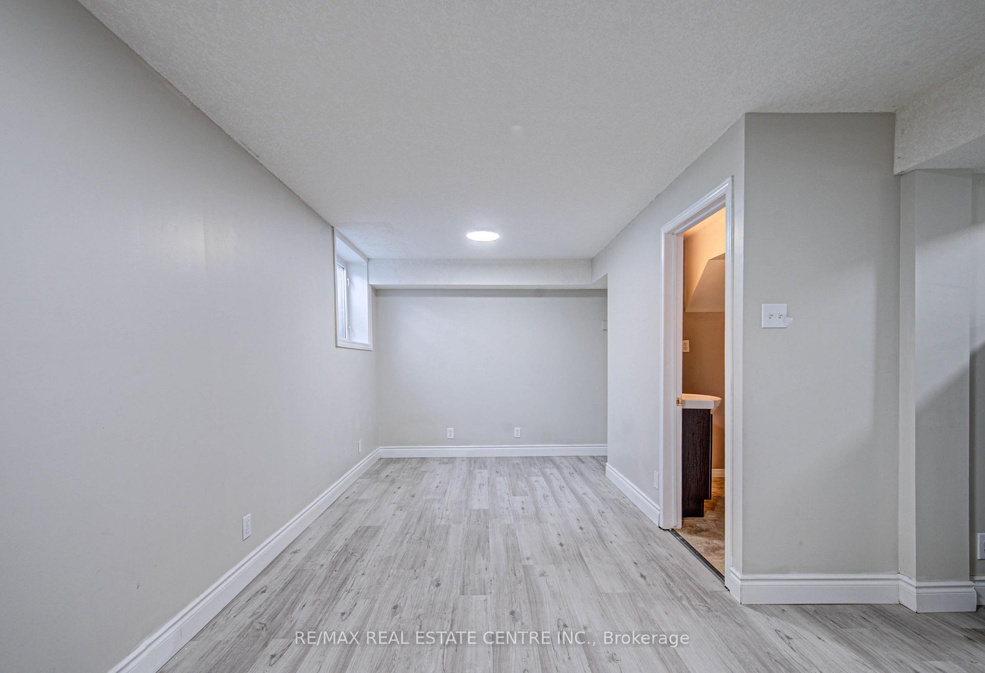 Photo 27 of 155 Highbrook Street, Kitchener, Laurentian Hills/Country Hills W — HOMEH