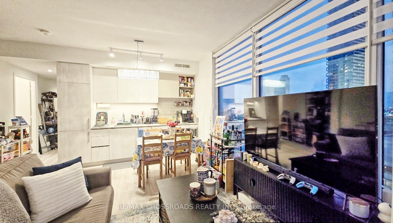 Photo 4 of Unit 1611, 1000 Portage Parkway, Vaughan, Vaughan Corporate Centre — HOMEH
