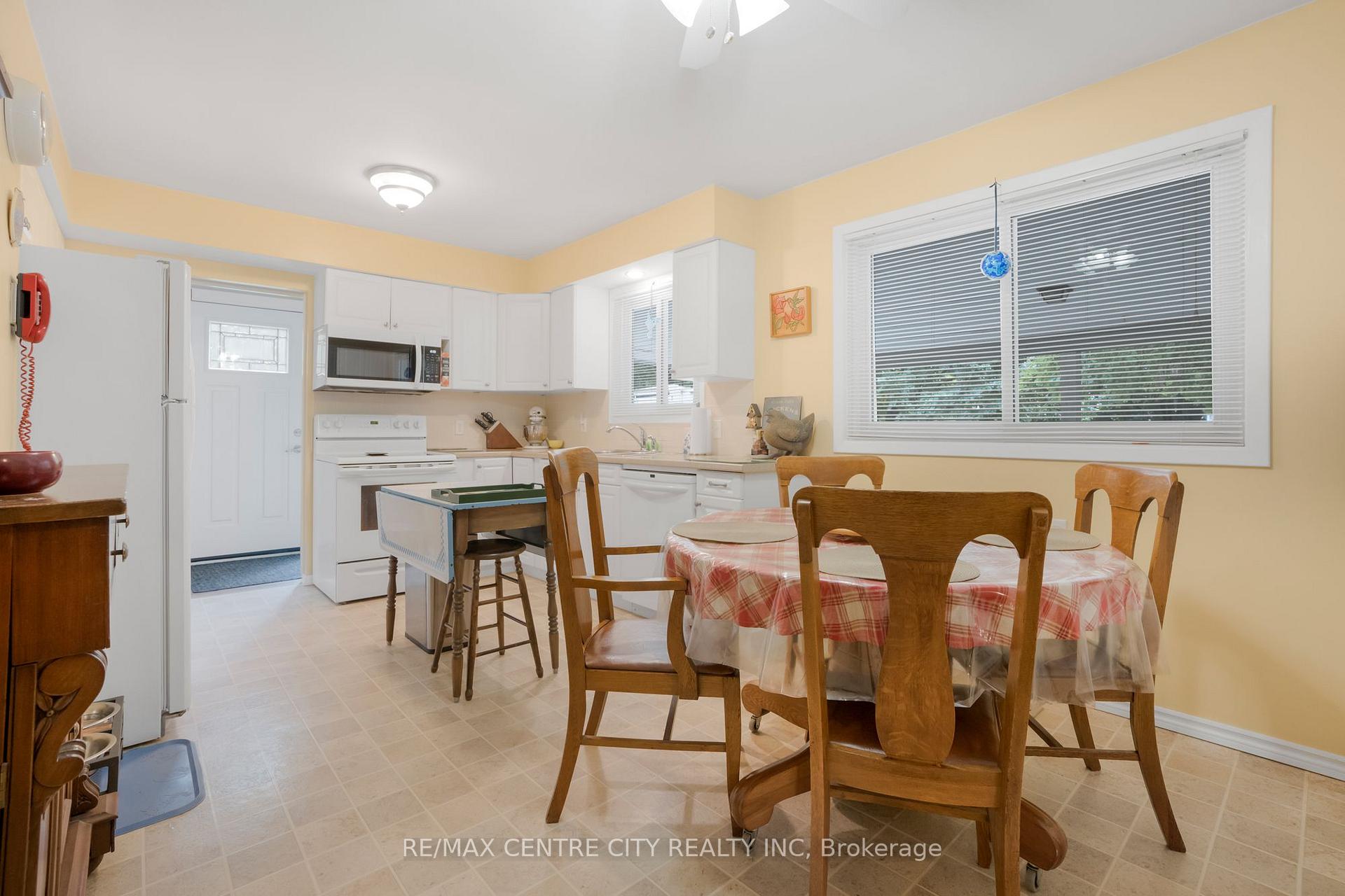 Photo 8 of 4 Quail Place, Chatham-Kent, NW — HOMEH