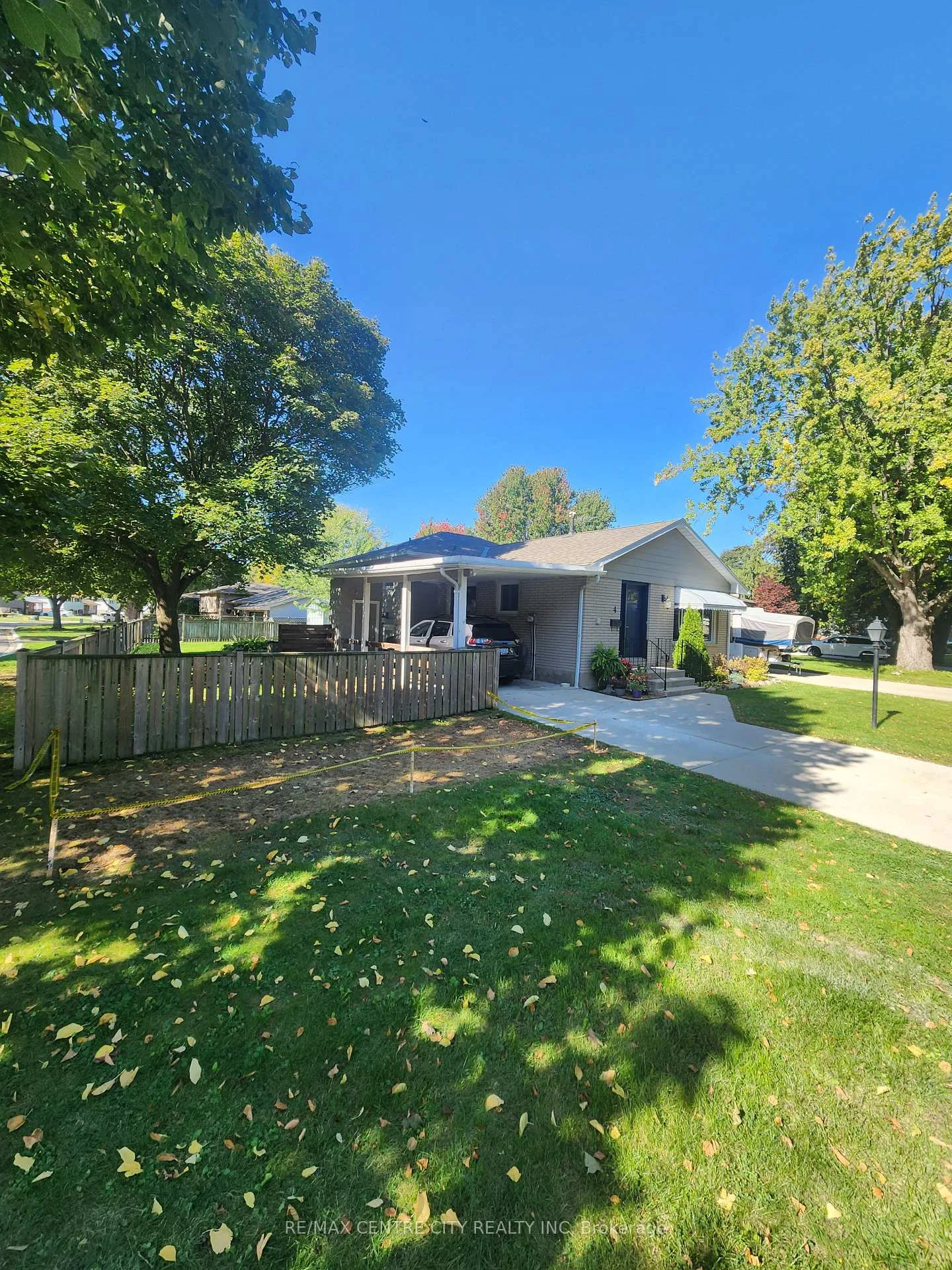 Photo 38 of 4 Quail Place, Chatham-Kent, NW — HOMEH