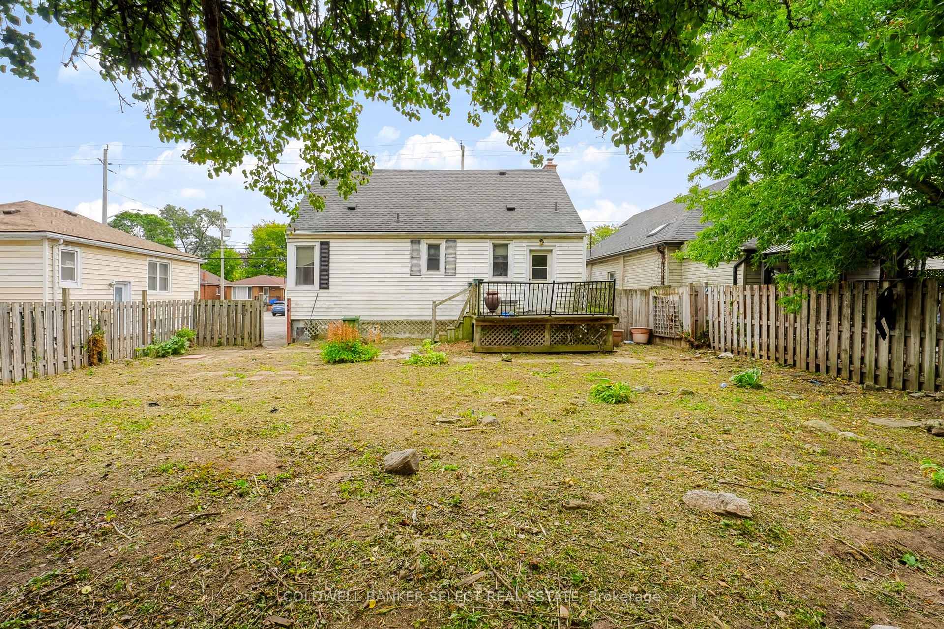 Photo 3 of 642 Upper Wellington Street, Hamilton, Centremount — HOMEH