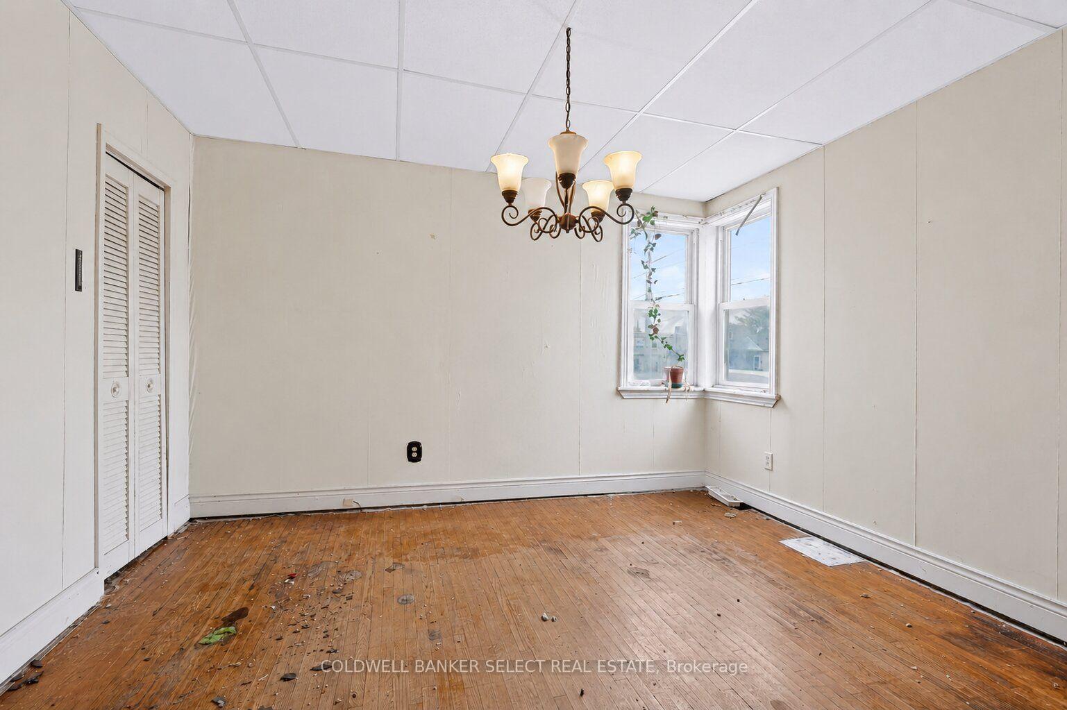 Photo 11 of 642 Upper Wellington Street, Hamilton, Centremount — HOMEH
