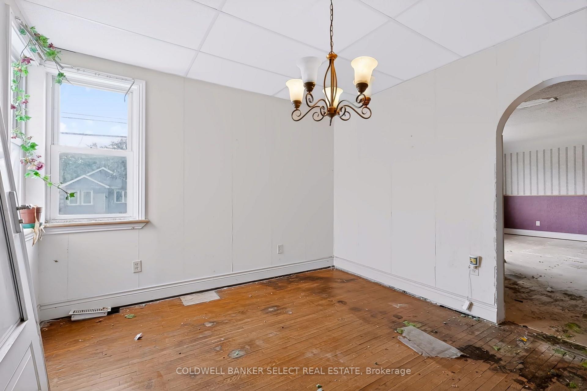 Photo 13 of 642 Upper Wellington Street, Hamilton, Centremount — HOMEH