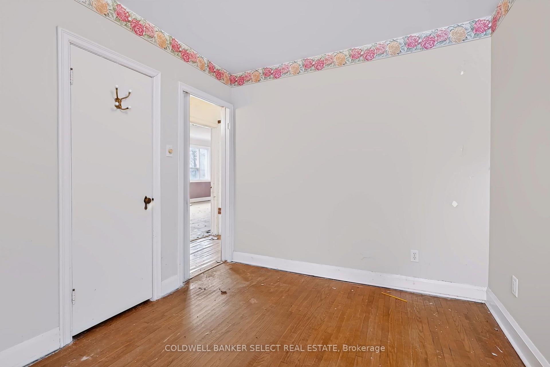 Photo 16 of 642 Upper Wellington Street, Hamilton, Centremount — HOMEH