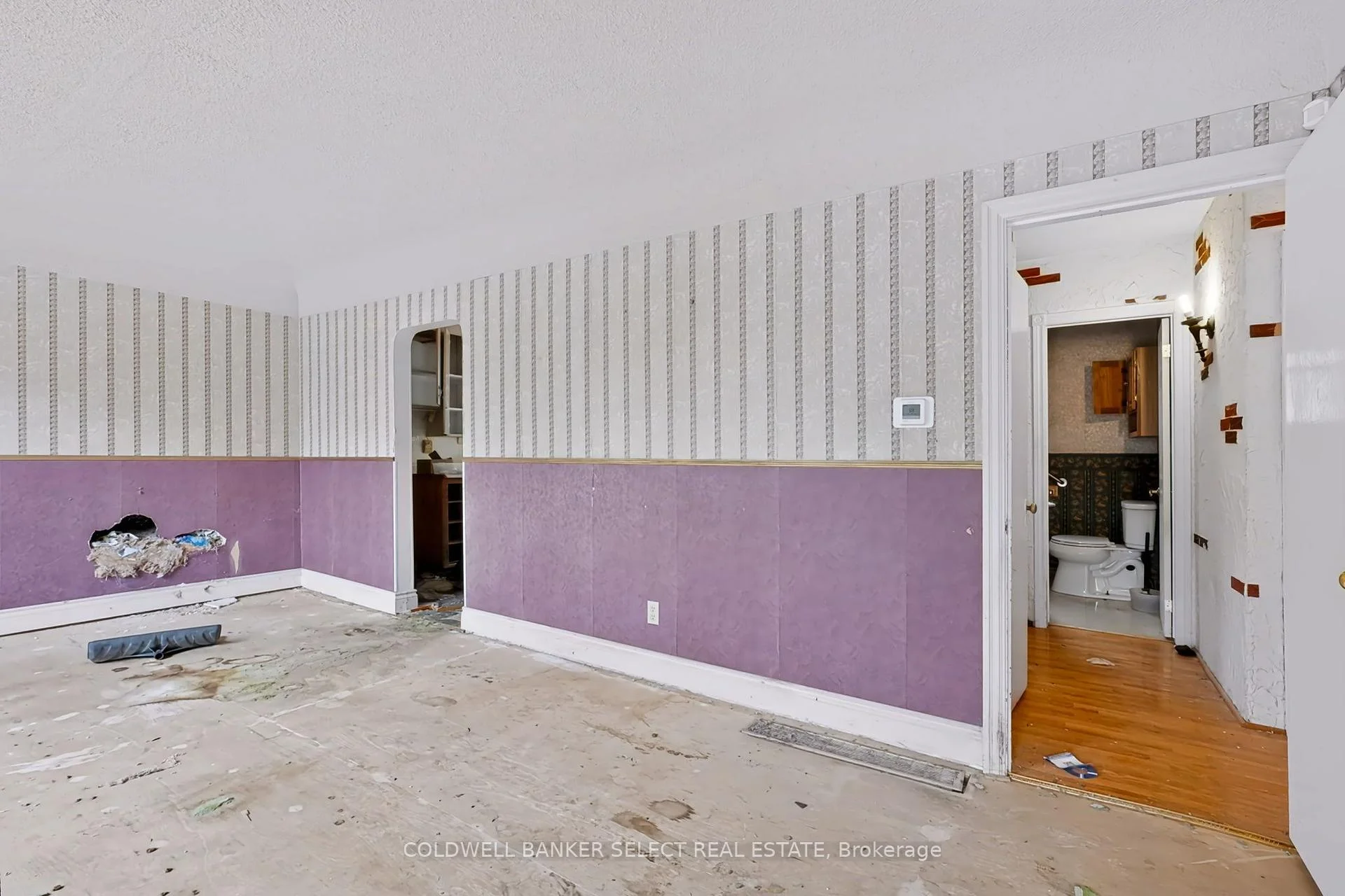 Photo 8 of 642 Upper Wellington Street, Hamilton, Centremount — HOMEH