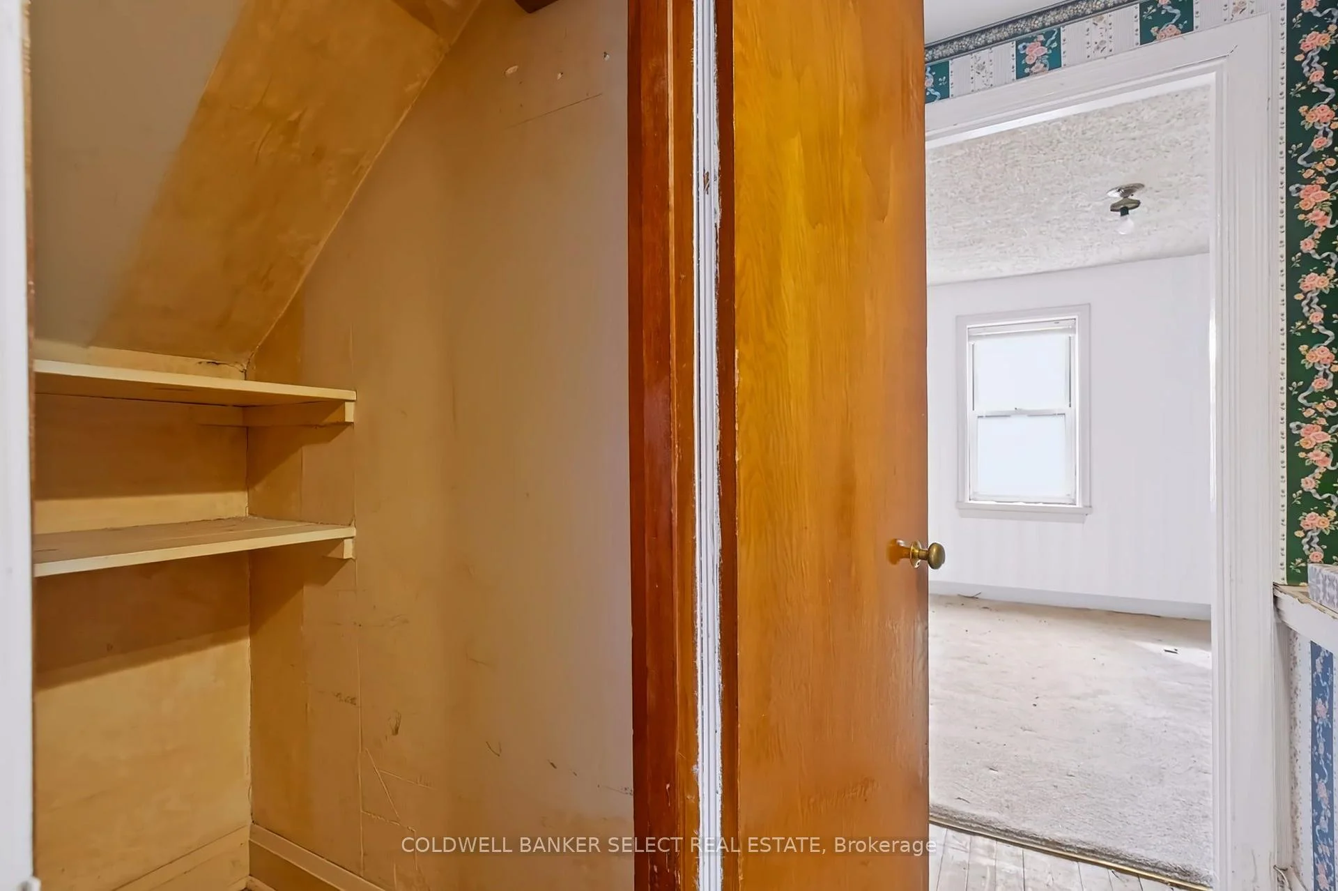 Photo 24 of 642 Upper Wellington Street, Hamilton, Centremount — HOMEH
