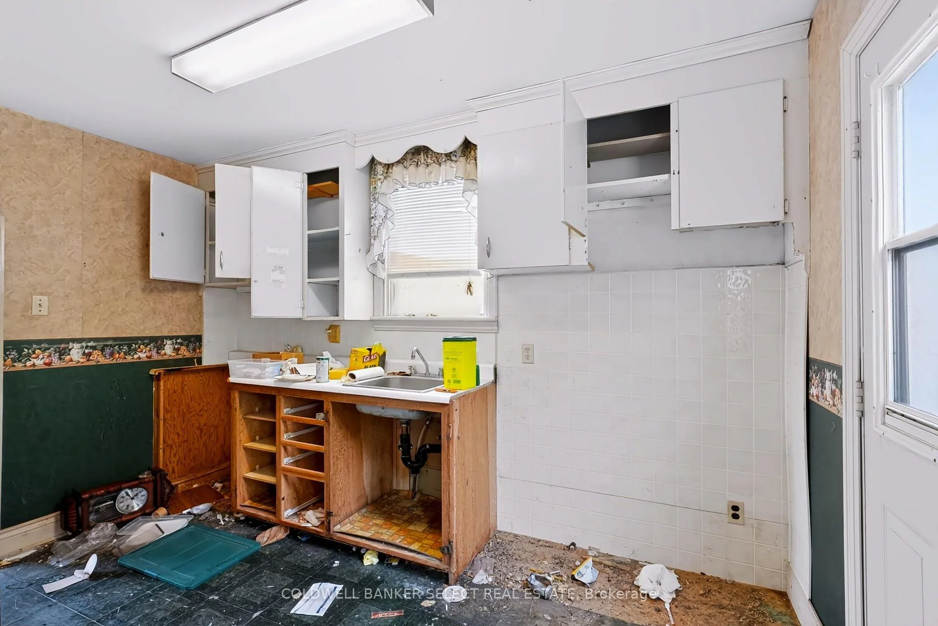 Photo 33 of 642 Upper Wellington Street, Hamilton, Centremount — HOMEH