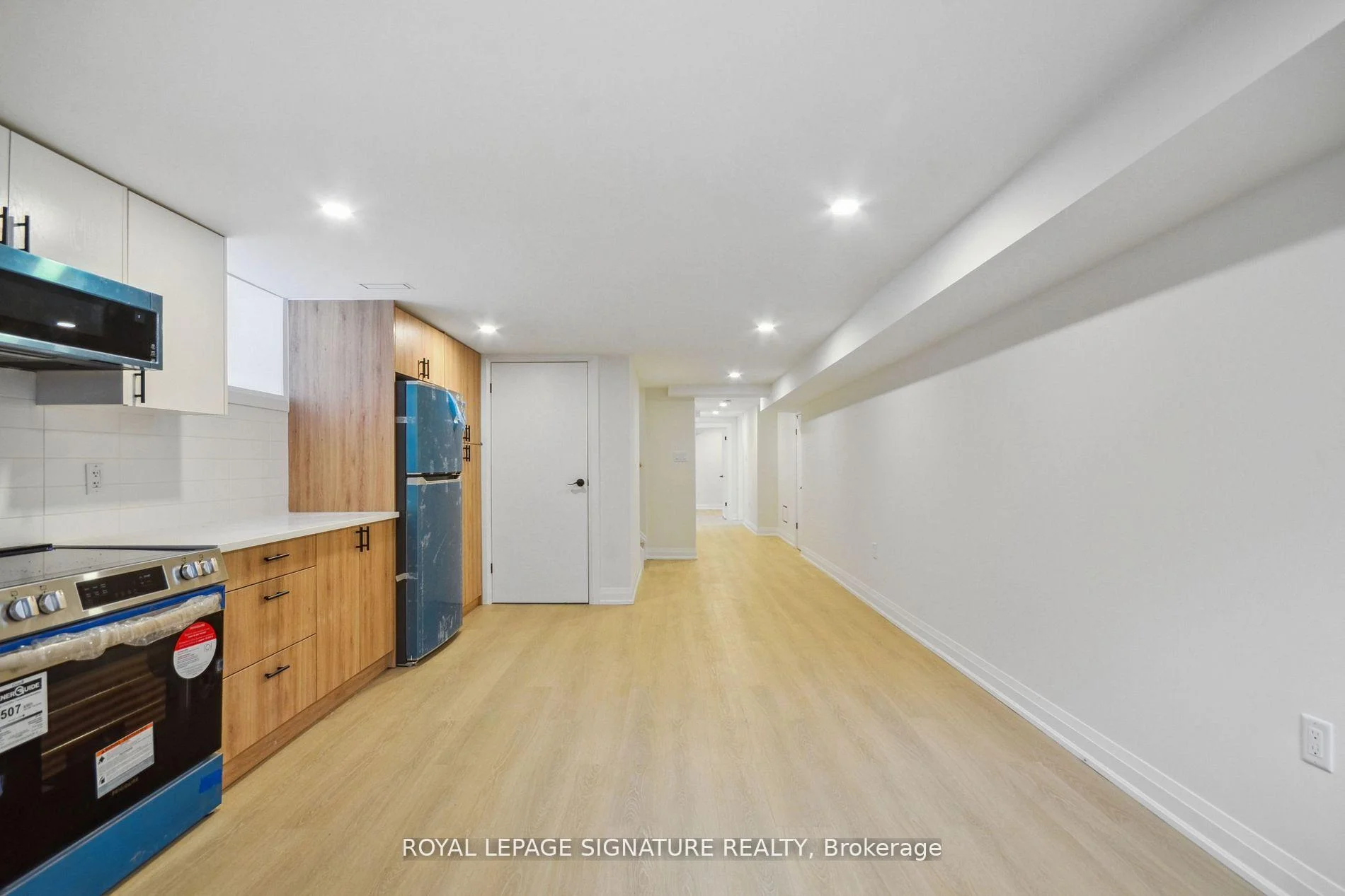 Photo 5 of Unit Lower, 129 Kenilworth Avenue, Toronto, The Beaches — HOMEH