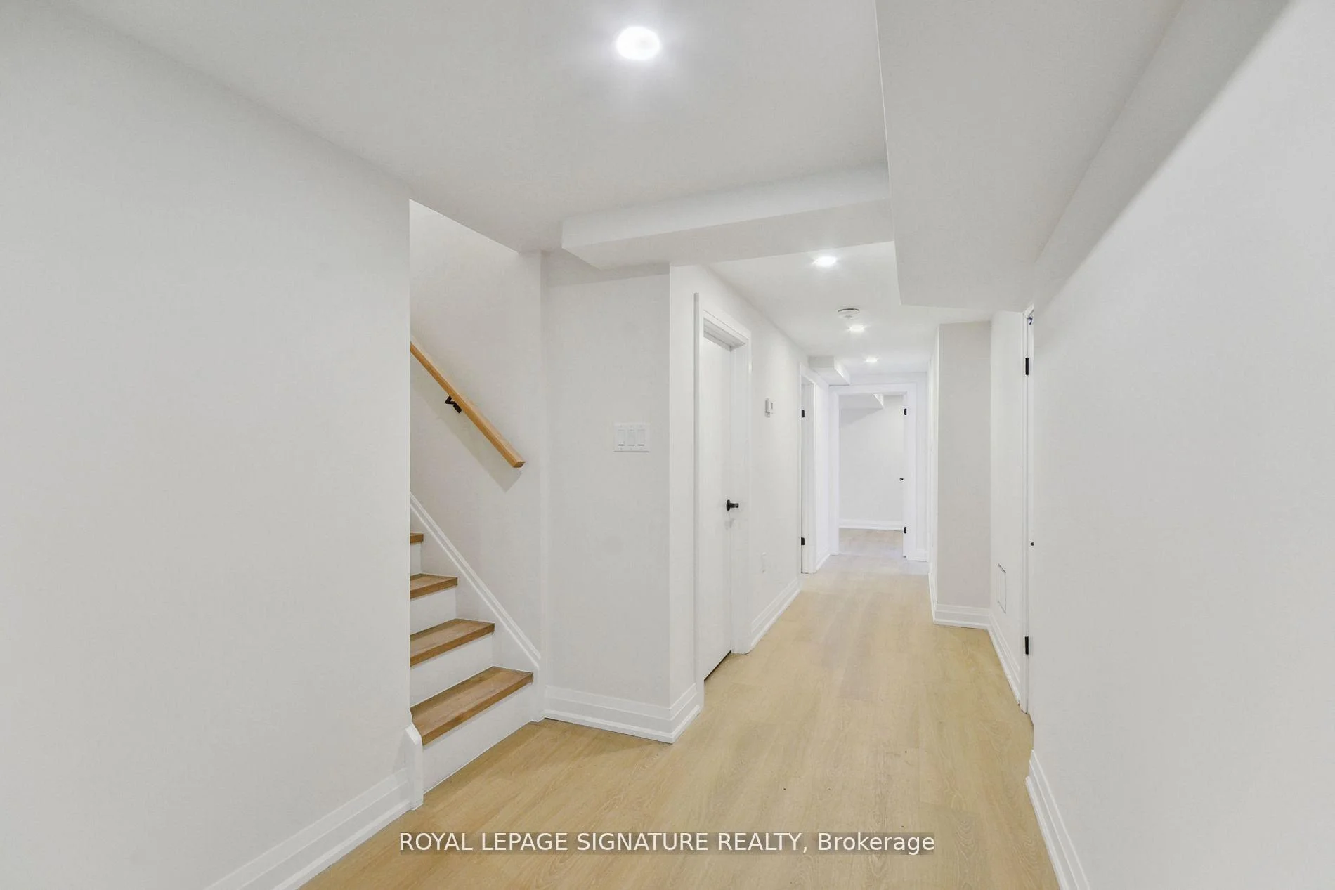 Photo 6 of Unit Lower, 129 Kenilworth Avenue, Toronto, The Beaches — HOMEH