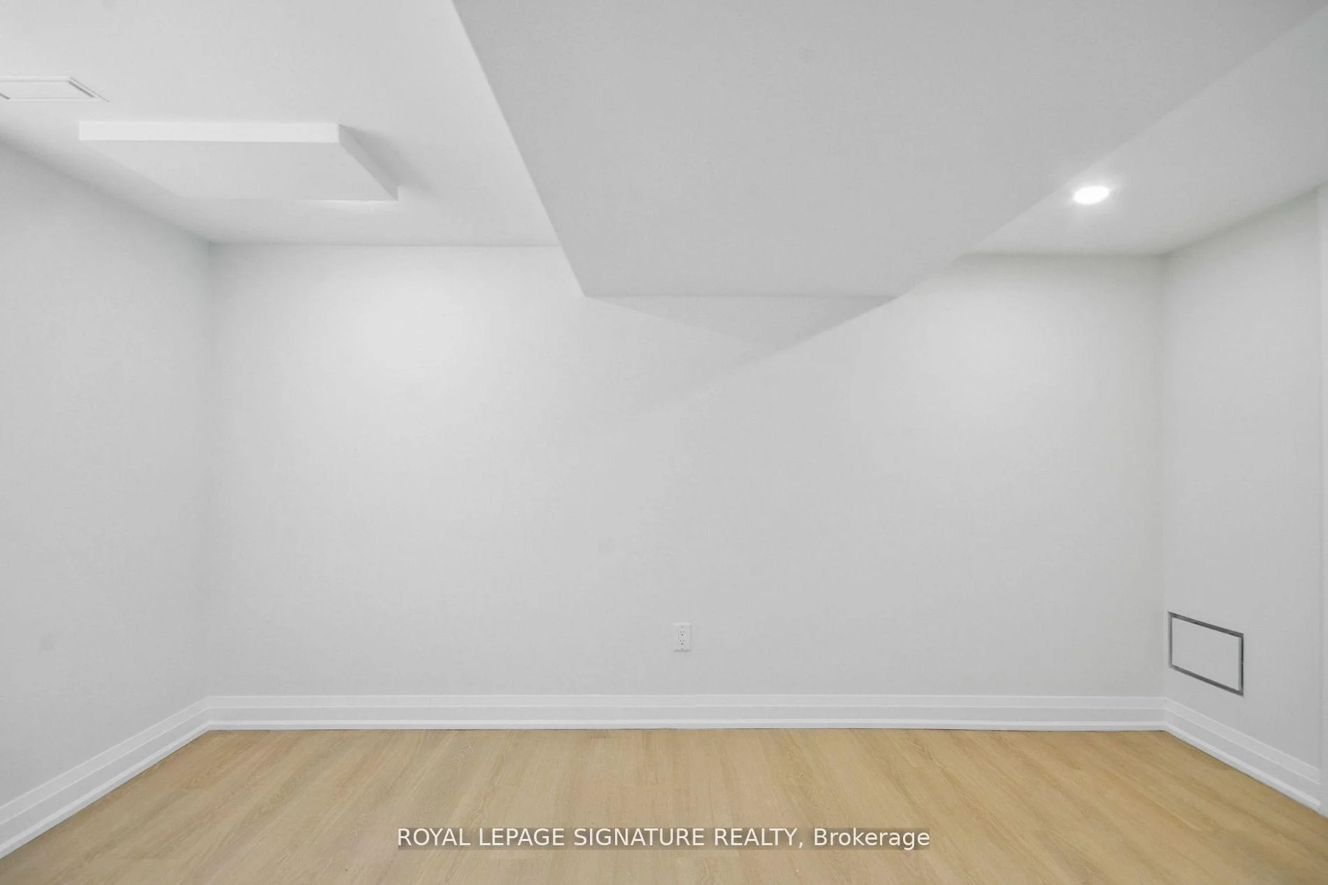 Photo 10 of Unit Lower, 129 Kenilworth Avenue, Toronto, The Beaches — HOMEH