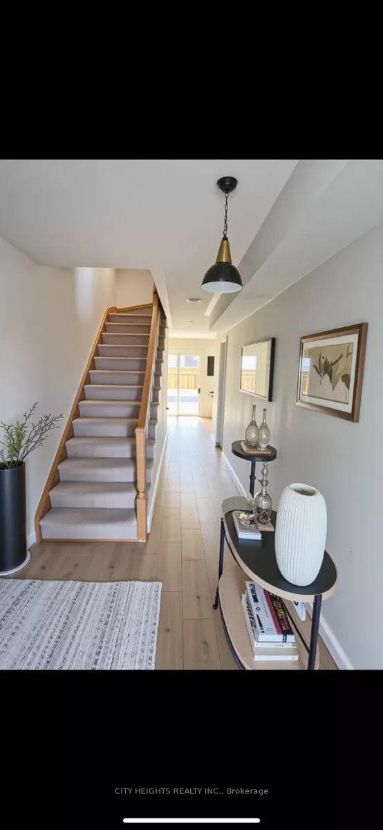 Photo 5 of 92 Jerome Way, Clarington, Bowmanville — HOMEH