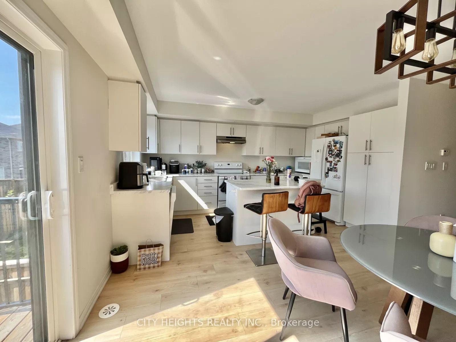 Photo 7 of 92 Jerome Way, Clarington, Bowmanville — HOMEH
