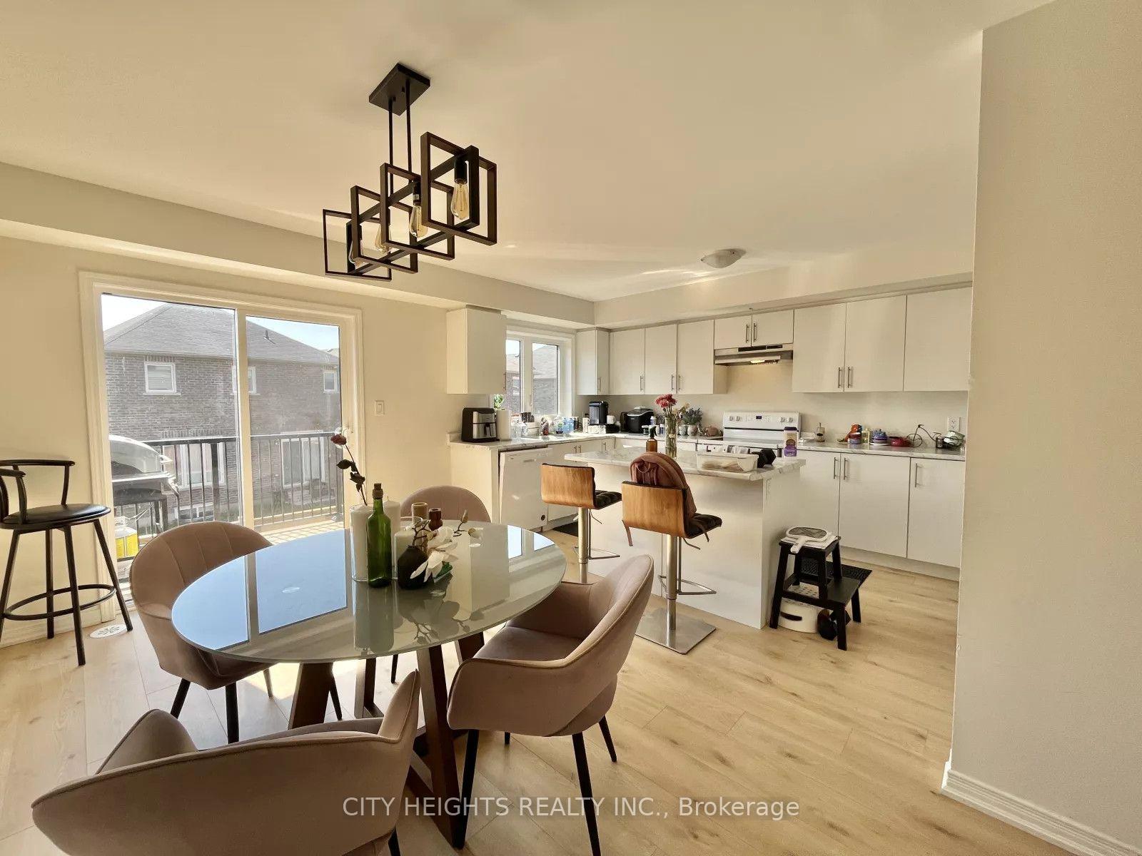 Photo 10 of 92 Jerome Way, Clarington, Bowmanville — HOMEH