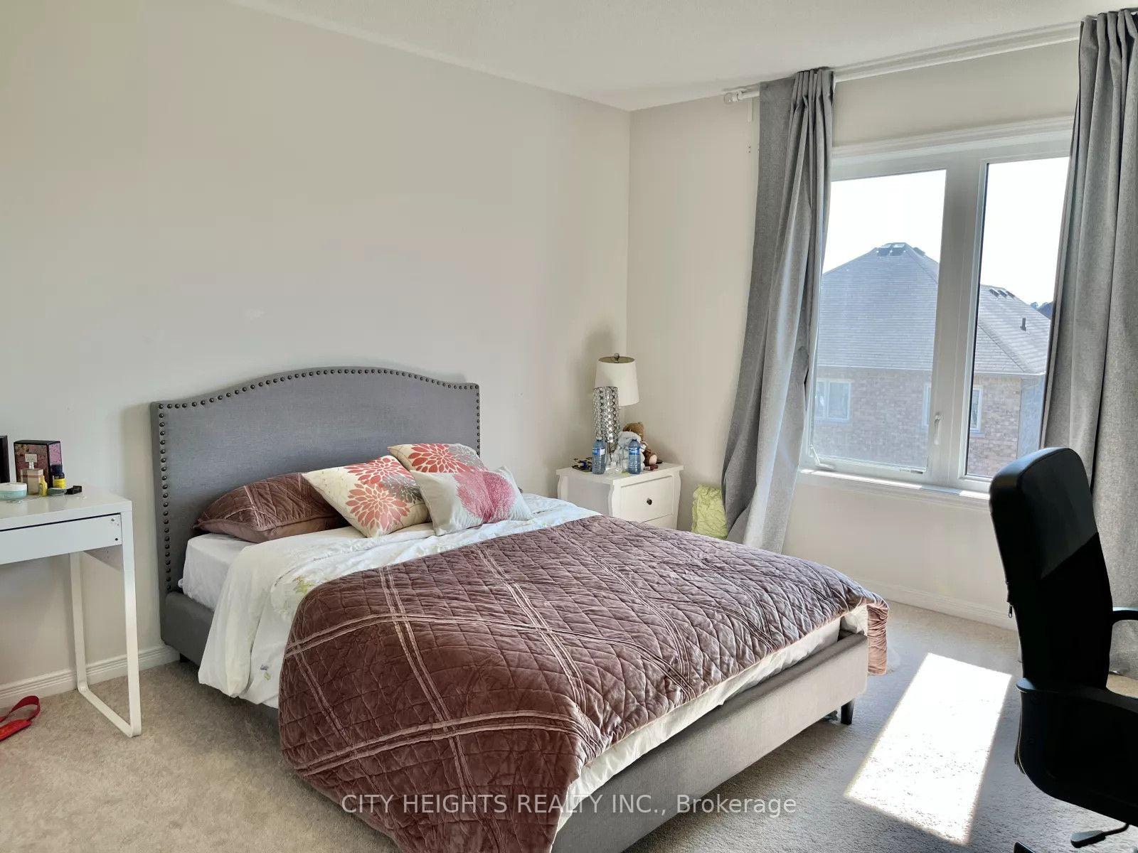 Photo 13 of 92 Jerome Way, Clarington, Bowmanville — HOMEH