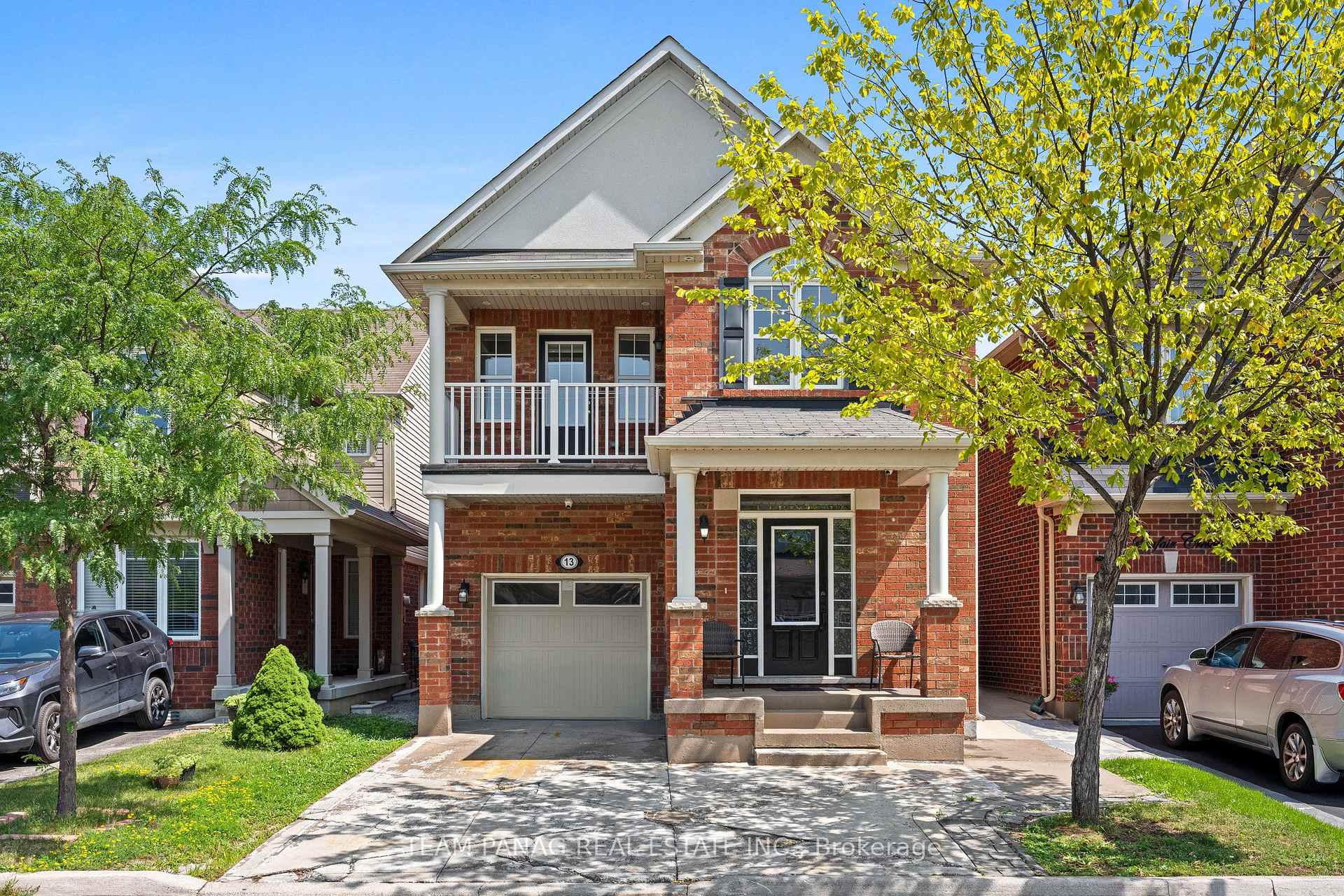 Photo 4 of 13 Seafair Crescent, Brampton, Fletcher's West — HOMEH