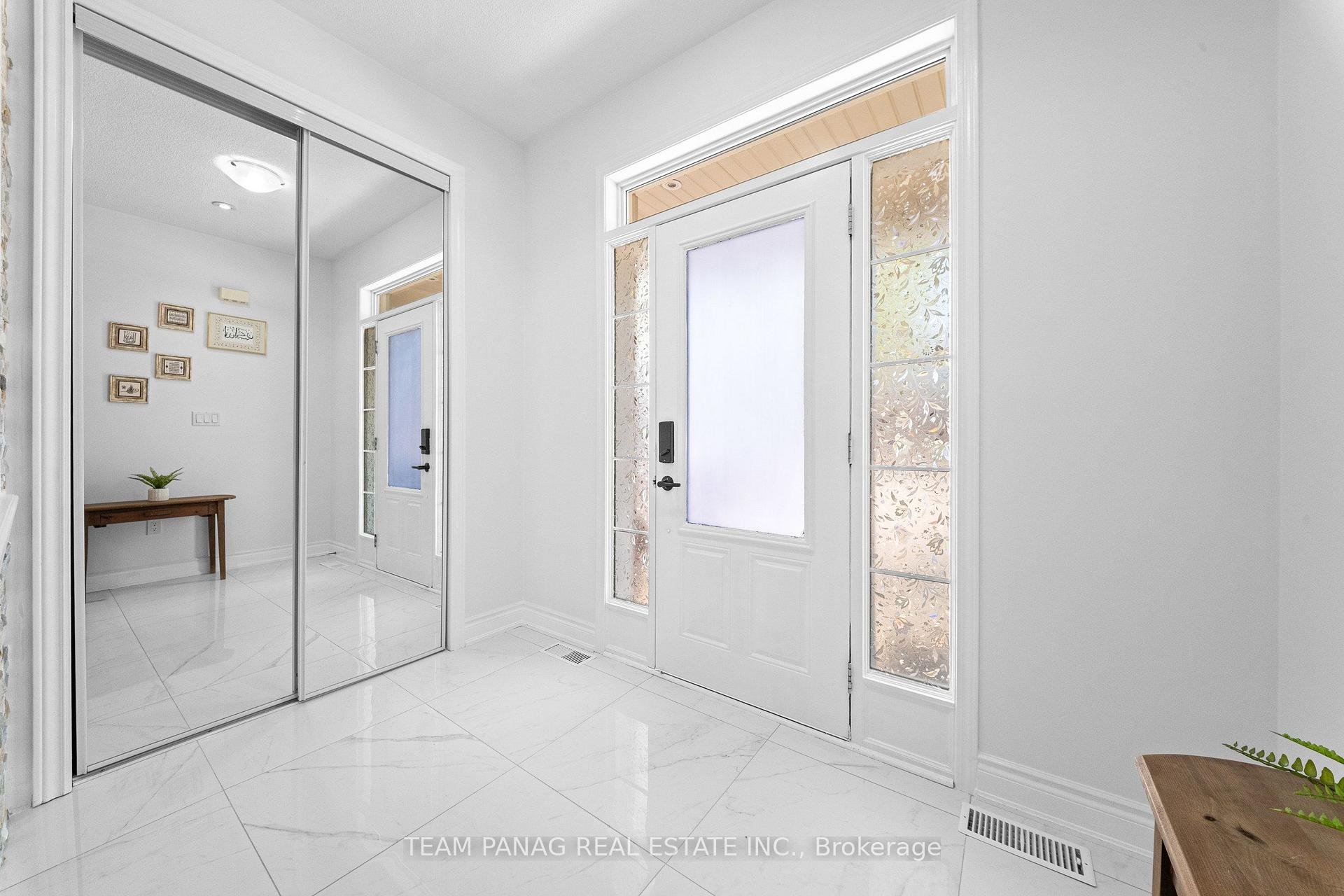 Photo 7 of 13 Seafair Crescent, Brampton, Fletcher's West — HOMEH