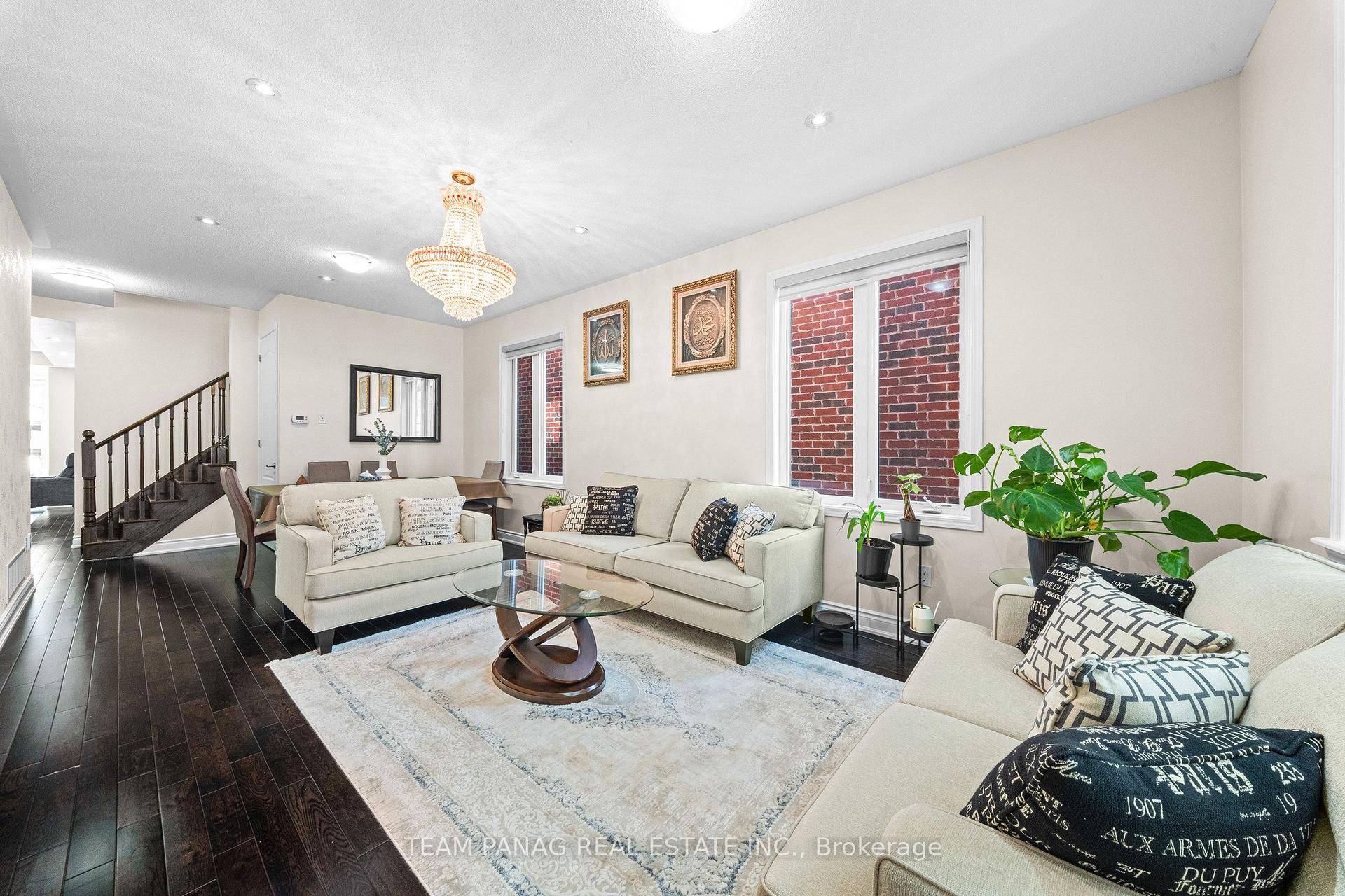 Photo 9 of 13 Seafair Crescent, Brampton, Fletcher's West — HOMEH